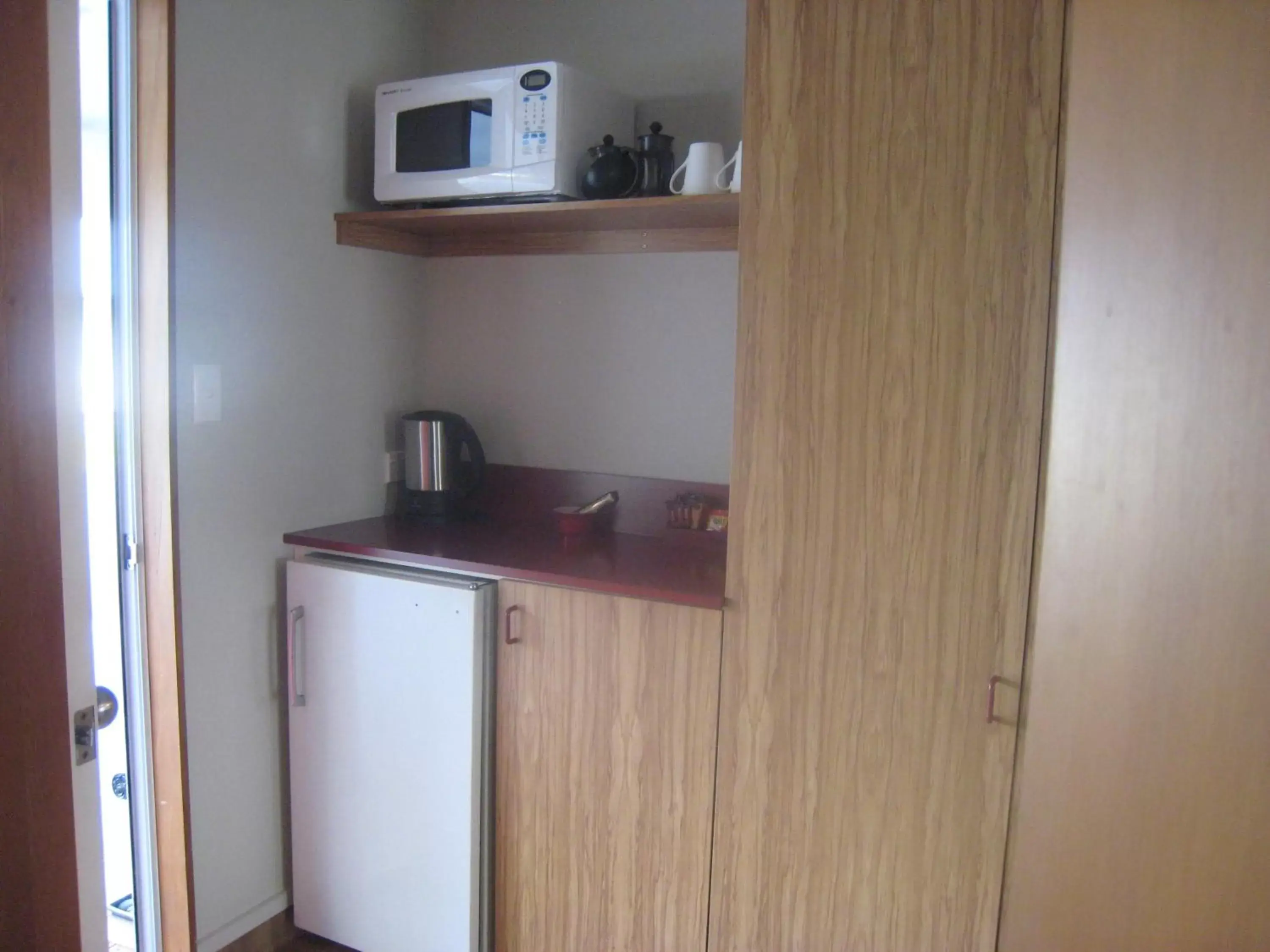 Coffee/tea facilities, Kitchen/Kitchenette in Buller Court on Palmerston