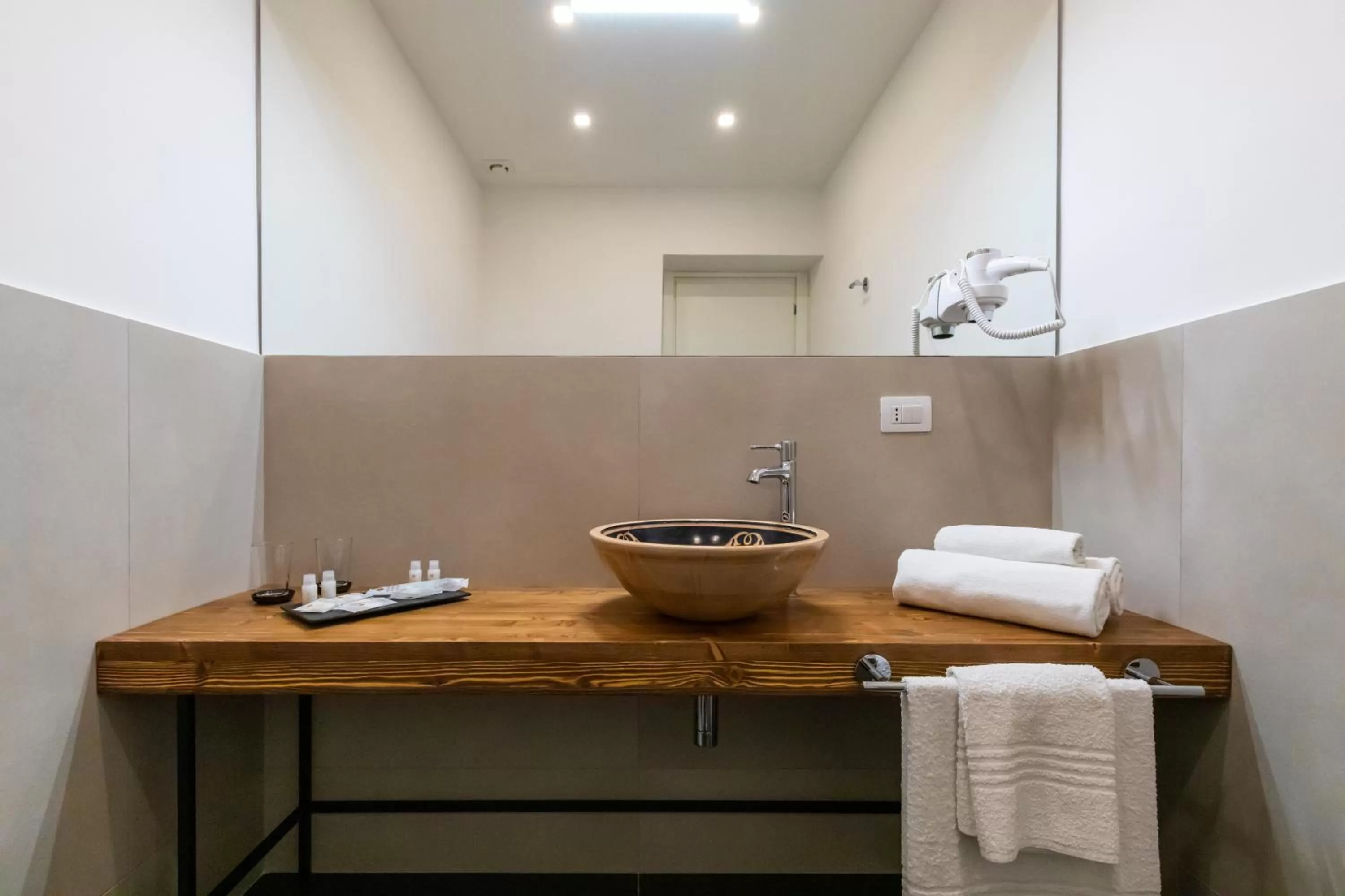 Toilet in Santa Chiara Inn