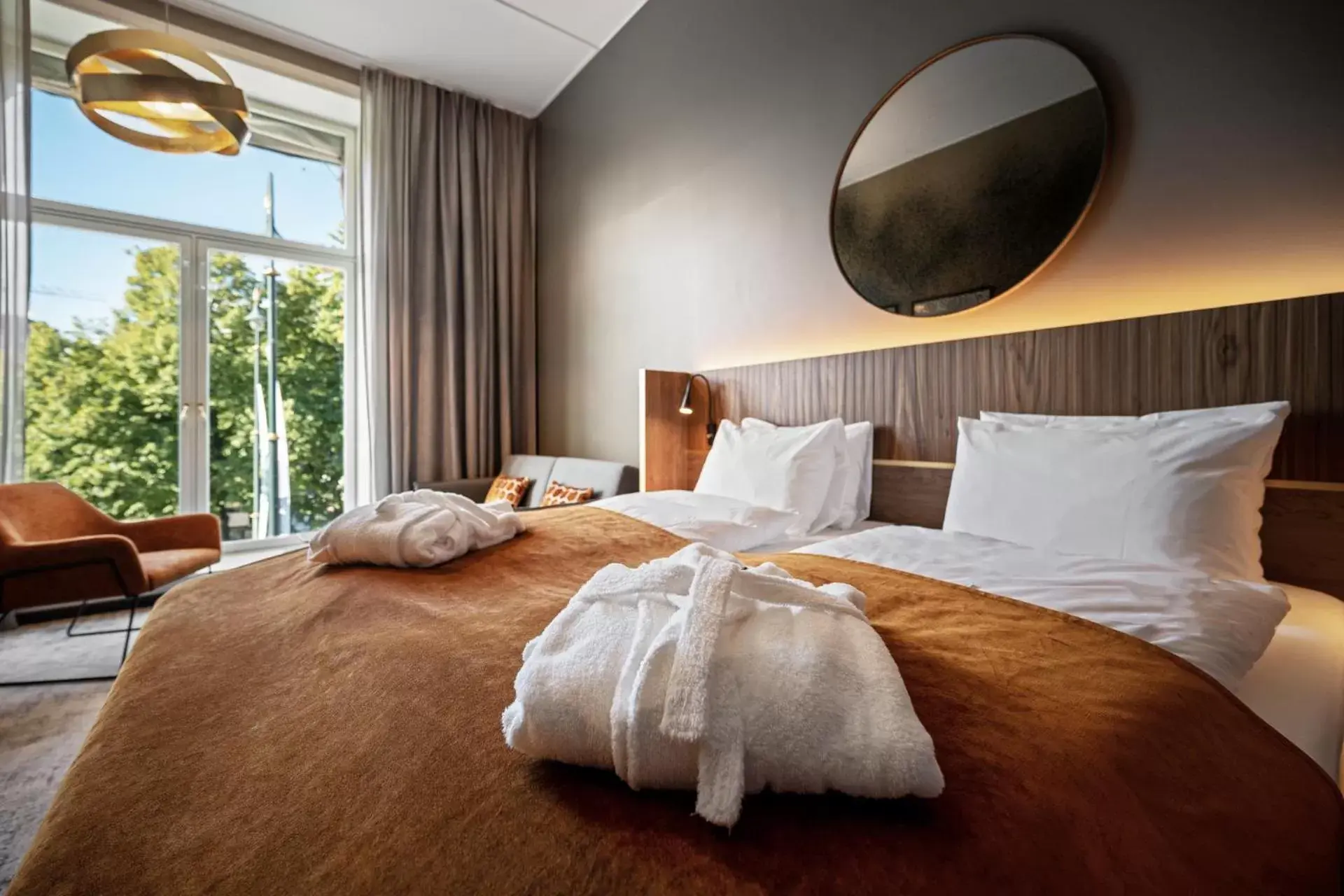 Bedroom, Bed in Karl Johan Hotel