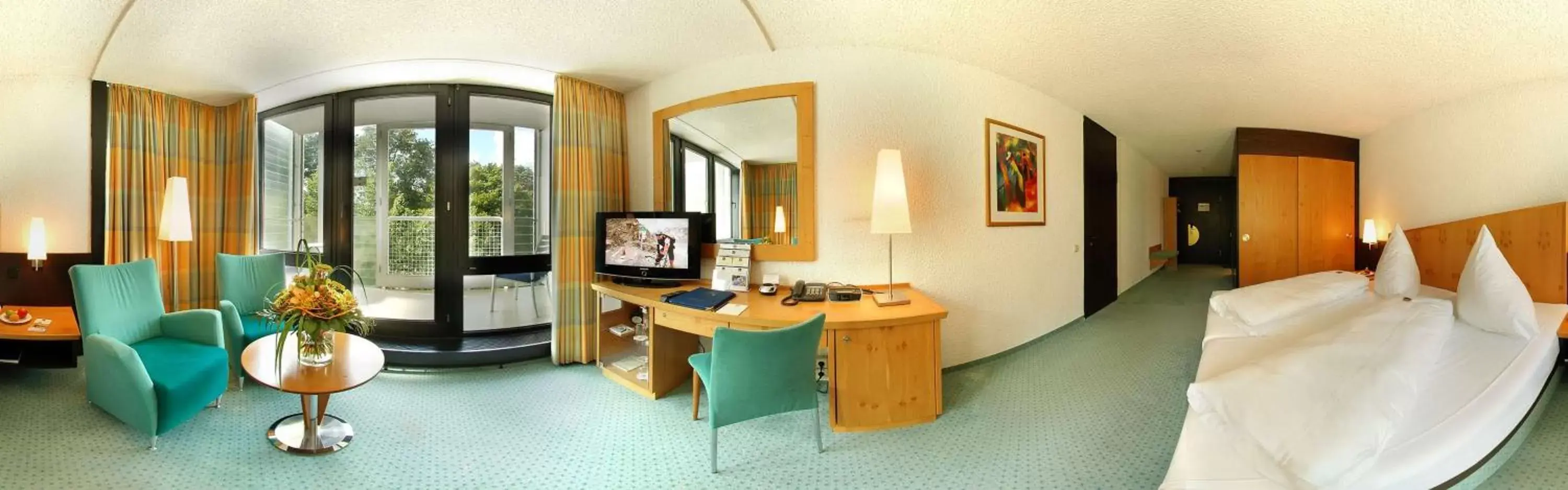 Photo of the whole room, Seating Area in Best Western Premier Parkhotel Bad Mergentheim
