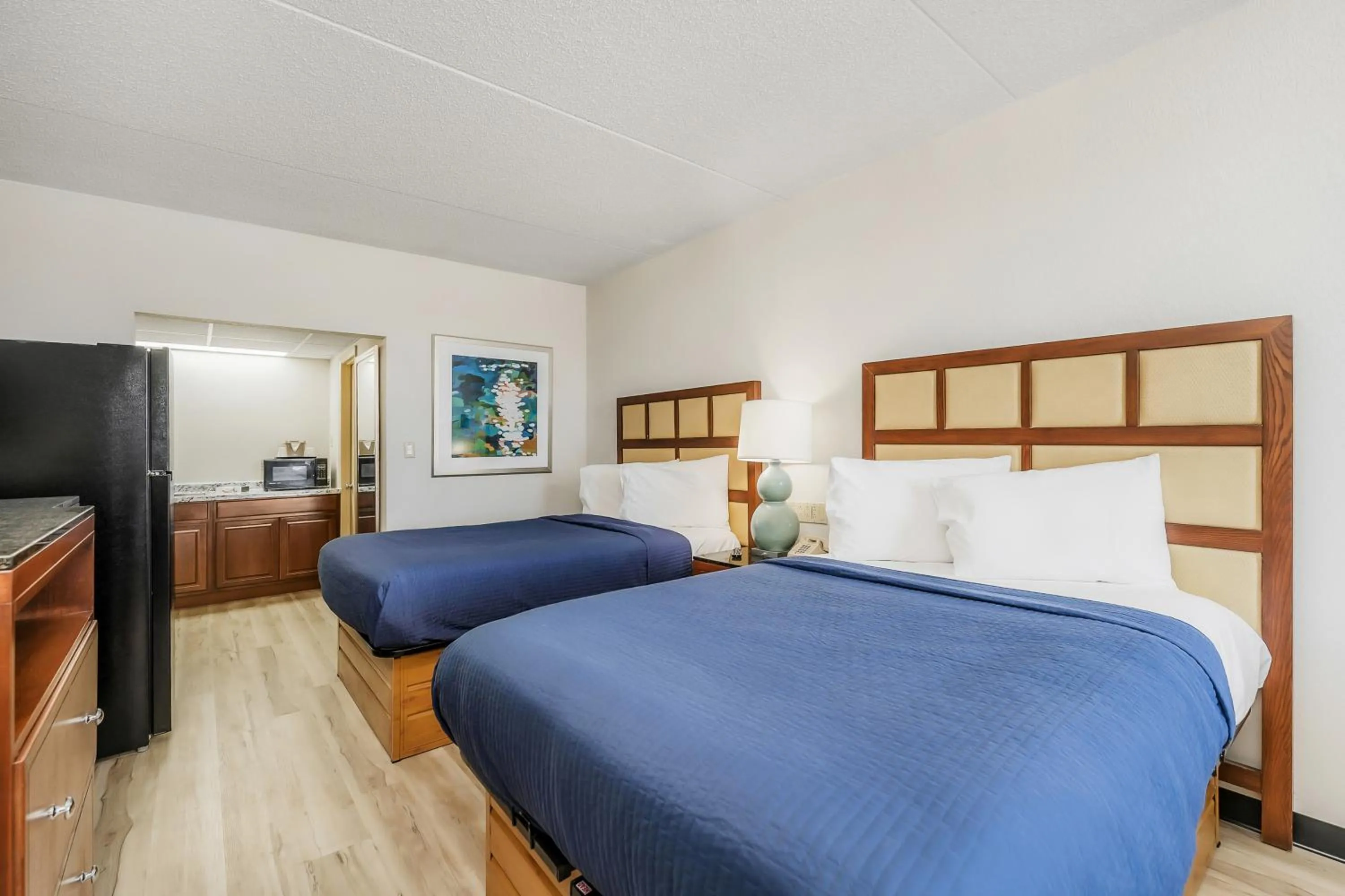 Bed in Americas Best Value Inn Cookeville