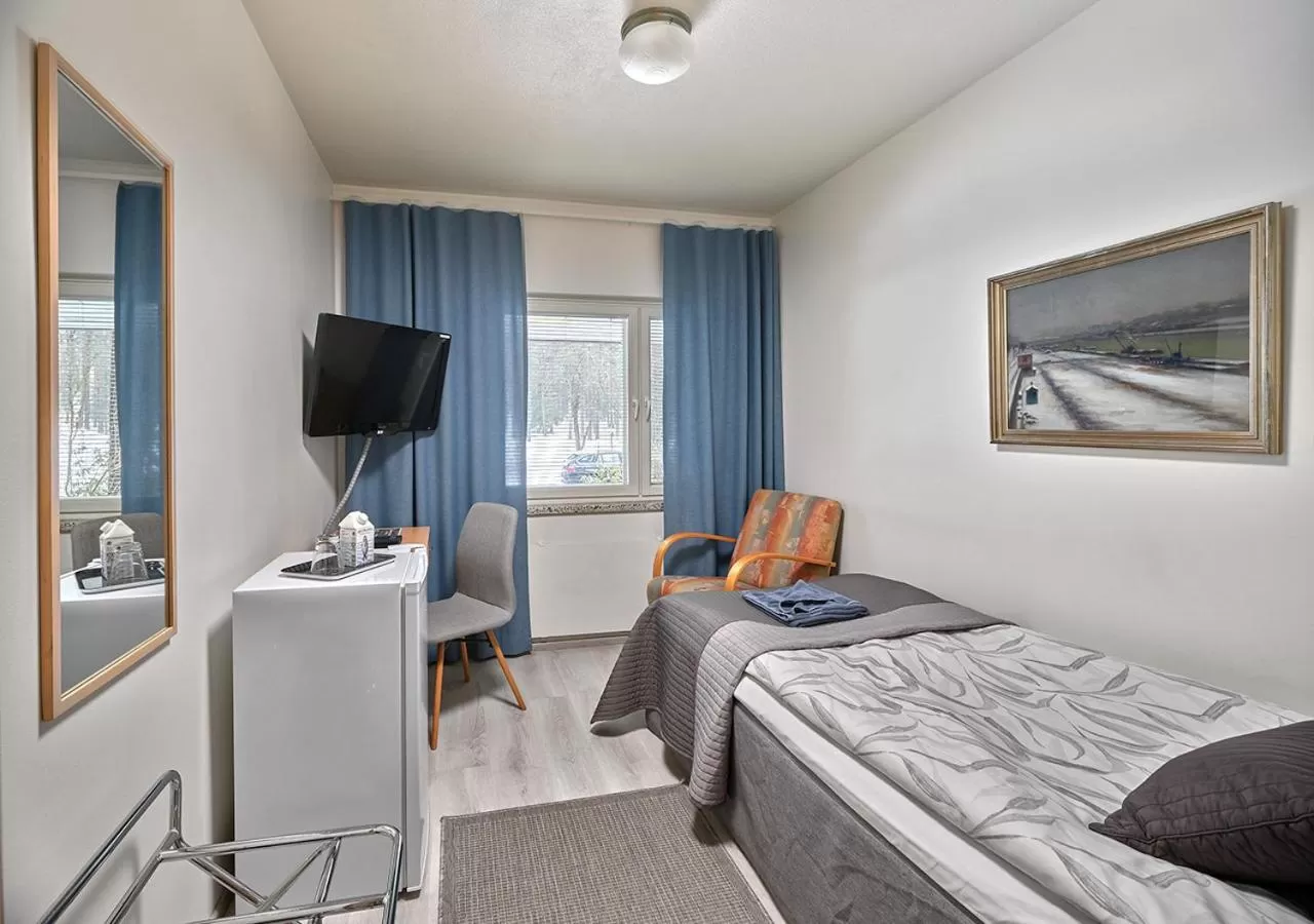 Photo of the whole room, Bed in Hotelli-Ravintola Gasthaus Lohja