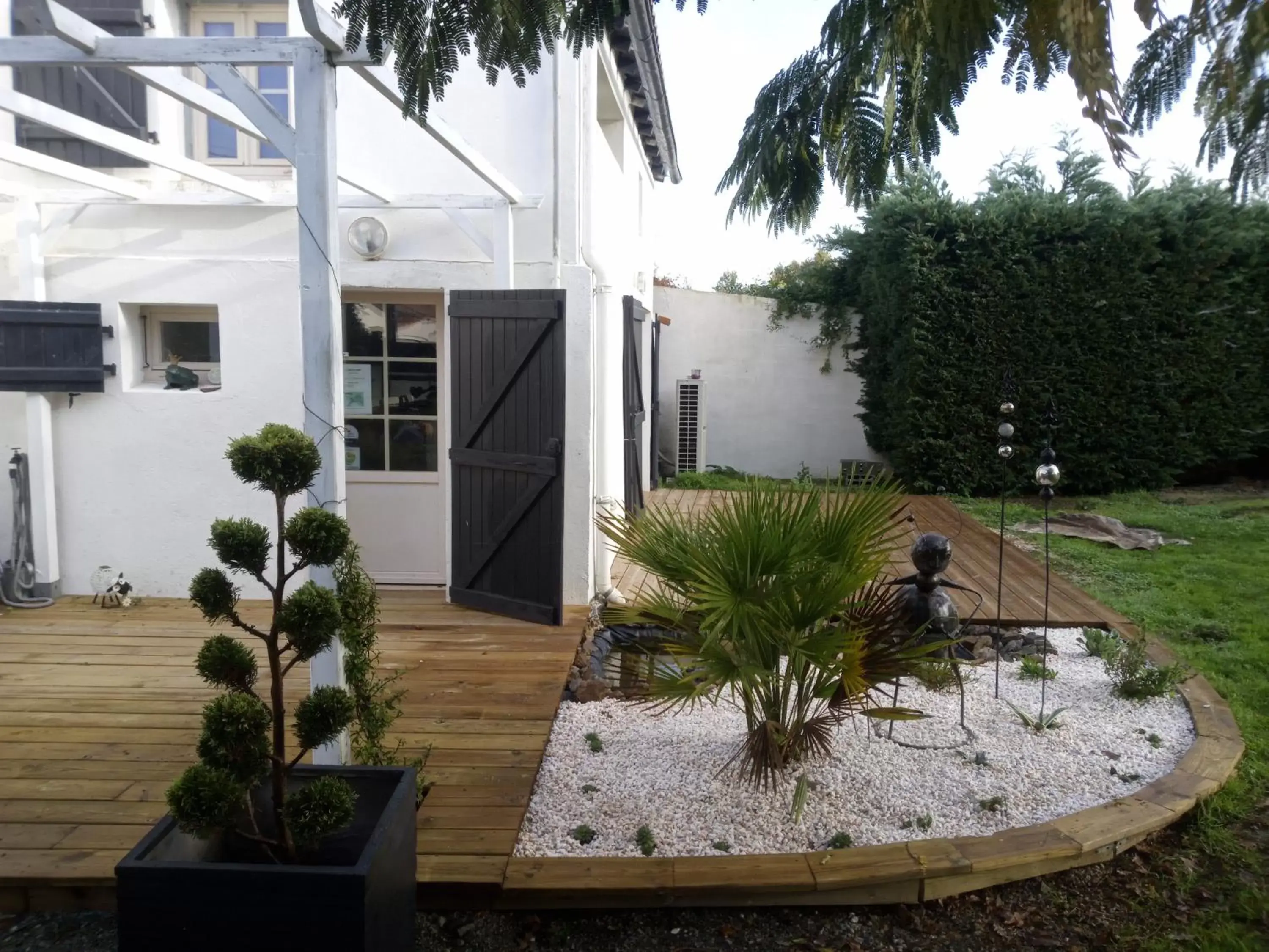 Patio, Property Building in Mas des Vignes Piscine chauffée