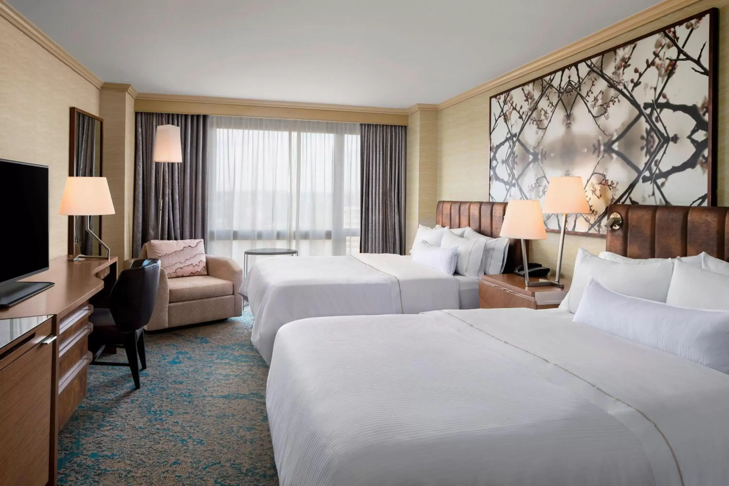 Photo of the whole room, Bed in The Westin Crystal City Reagan National Airport