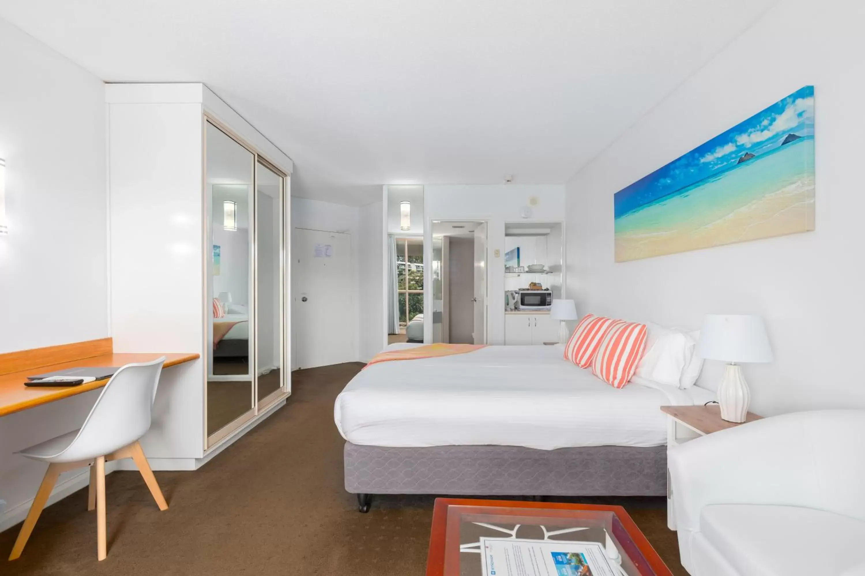 Bedroom, Bed in Charlesworth Bay Beach Resort