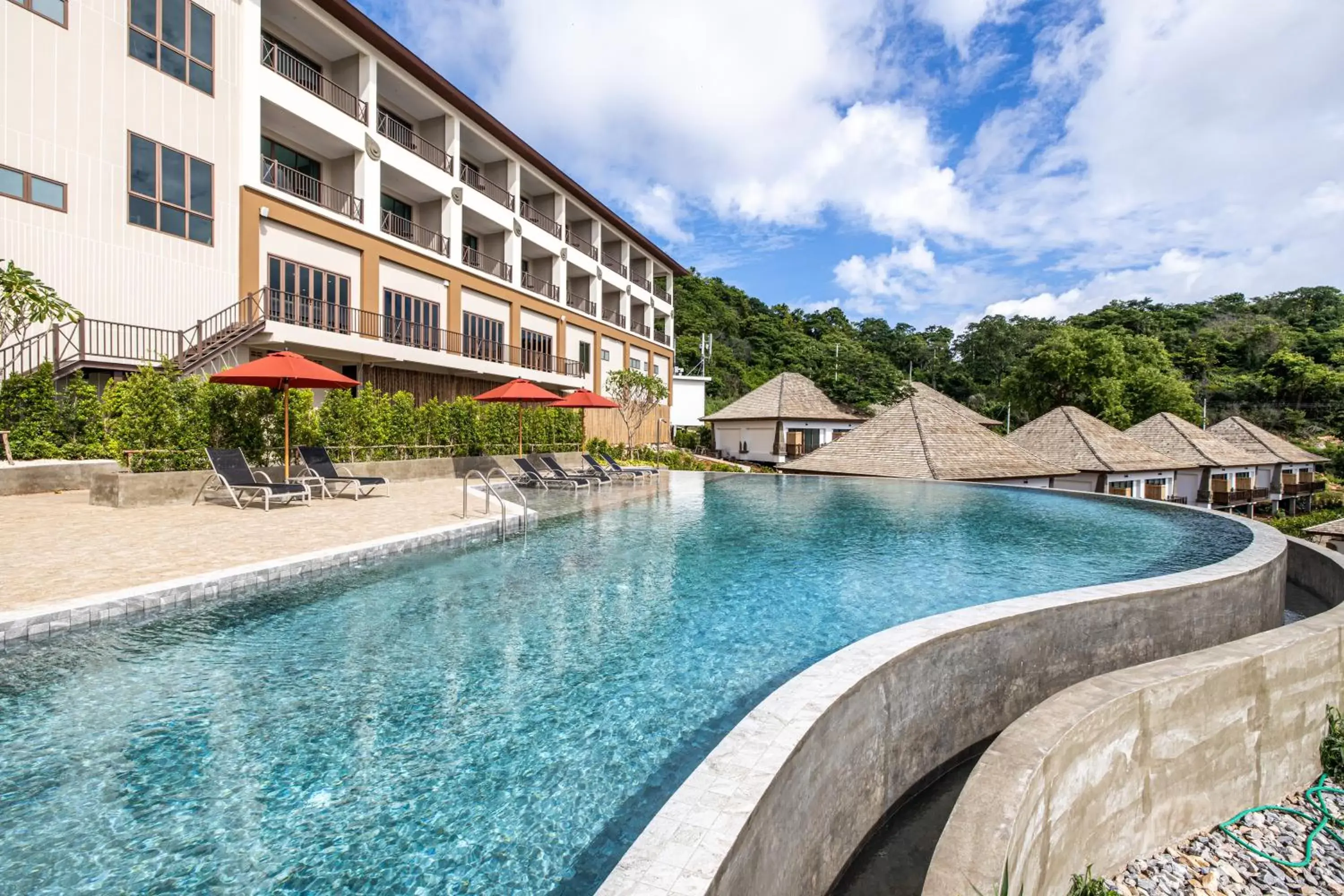 Property building, Swimming Pool in Novotel Marina Sriracha & Koh Si Chang