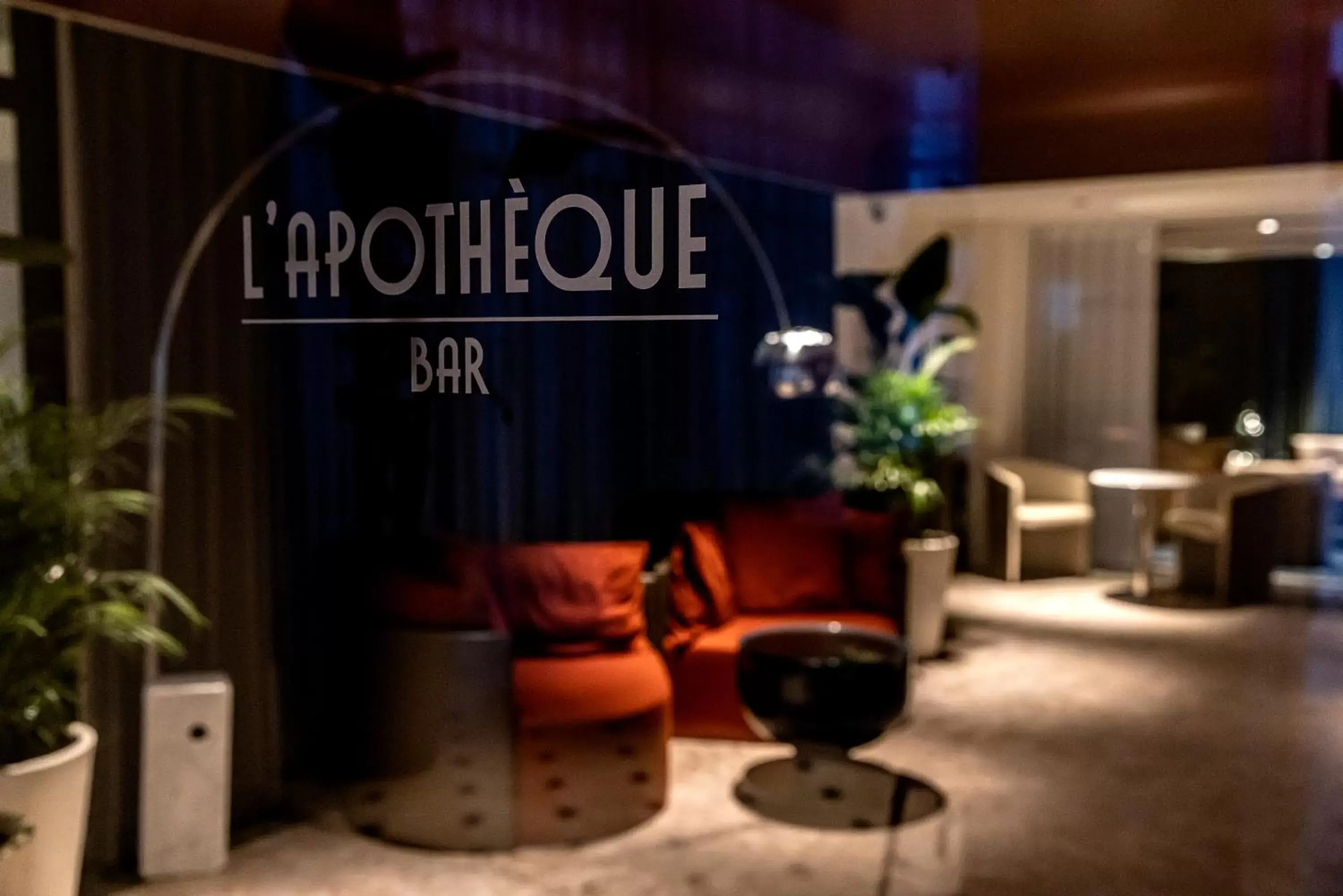 Lounge or bar, Lobby/Reception in La Licorne Hotel & Spa Troyes MGallery