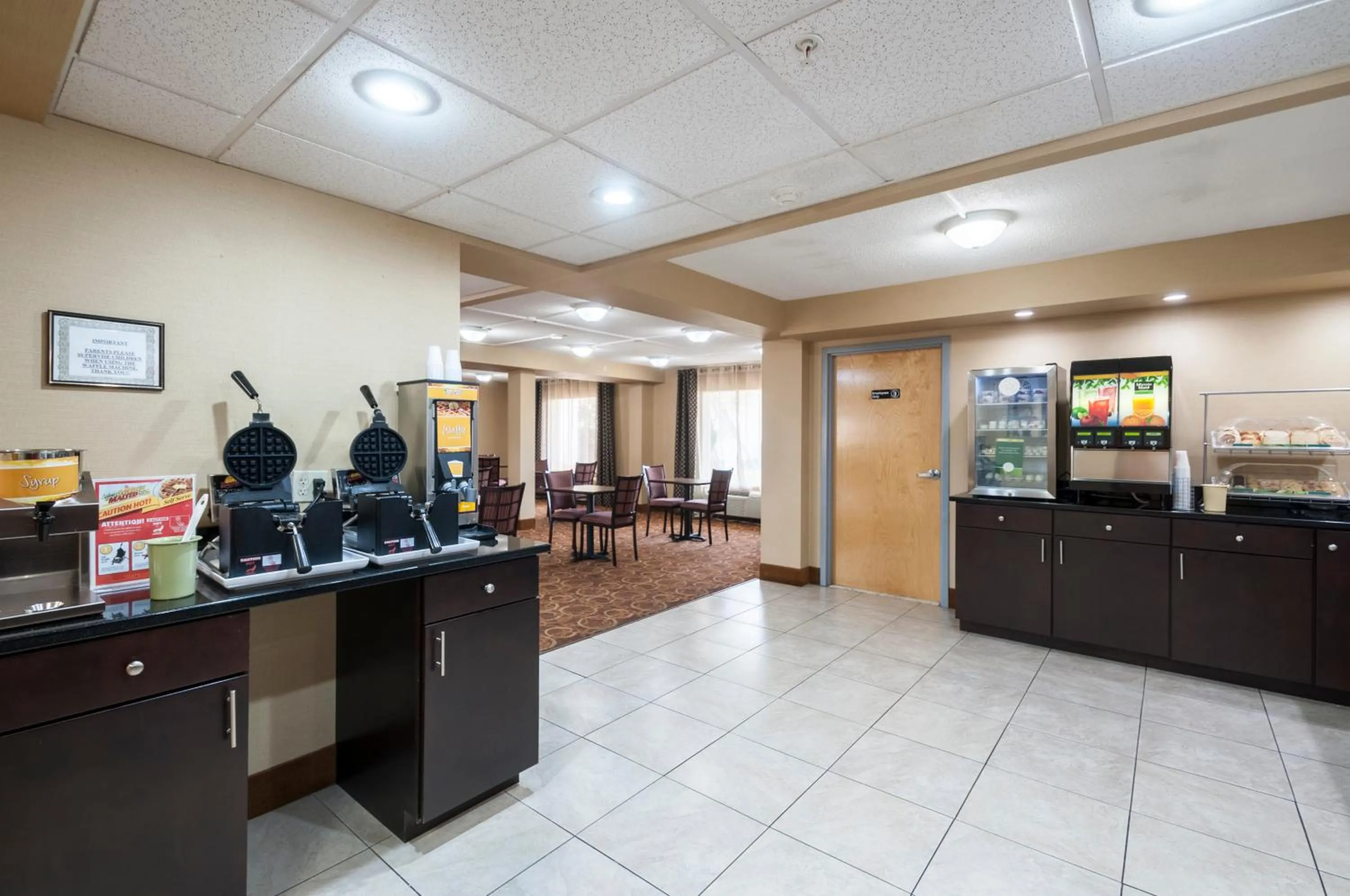 Breakfast in Econo Lodge Hagerstown