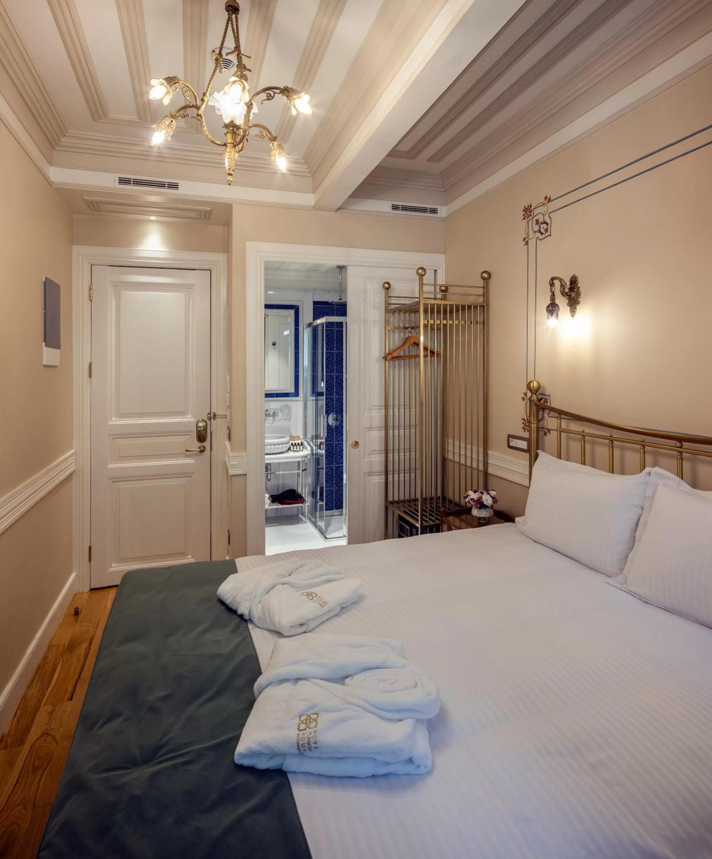 Bed in Hotel Turkish House