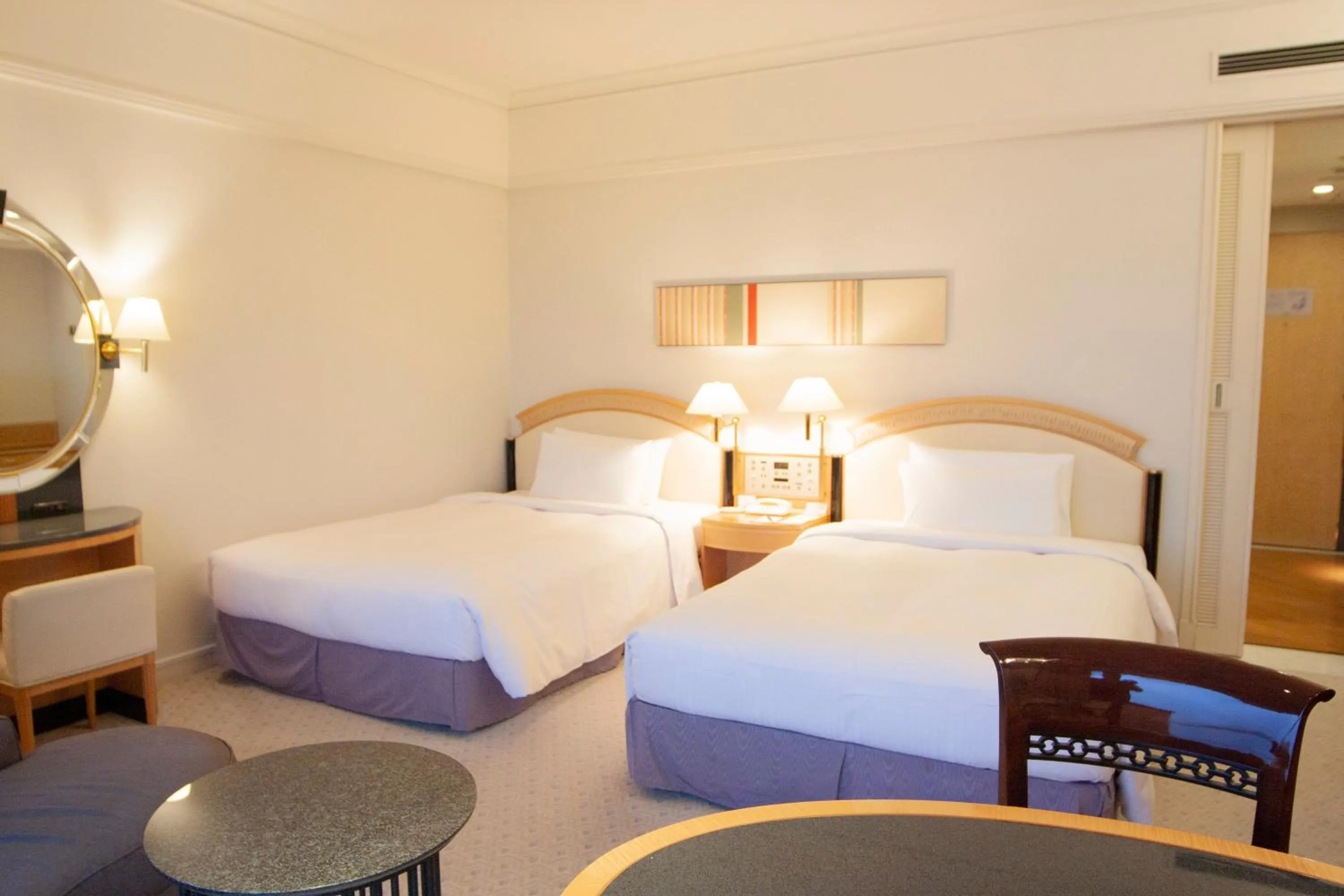 Photo of the whole room, Bed in Hotel New Otani Makuhari