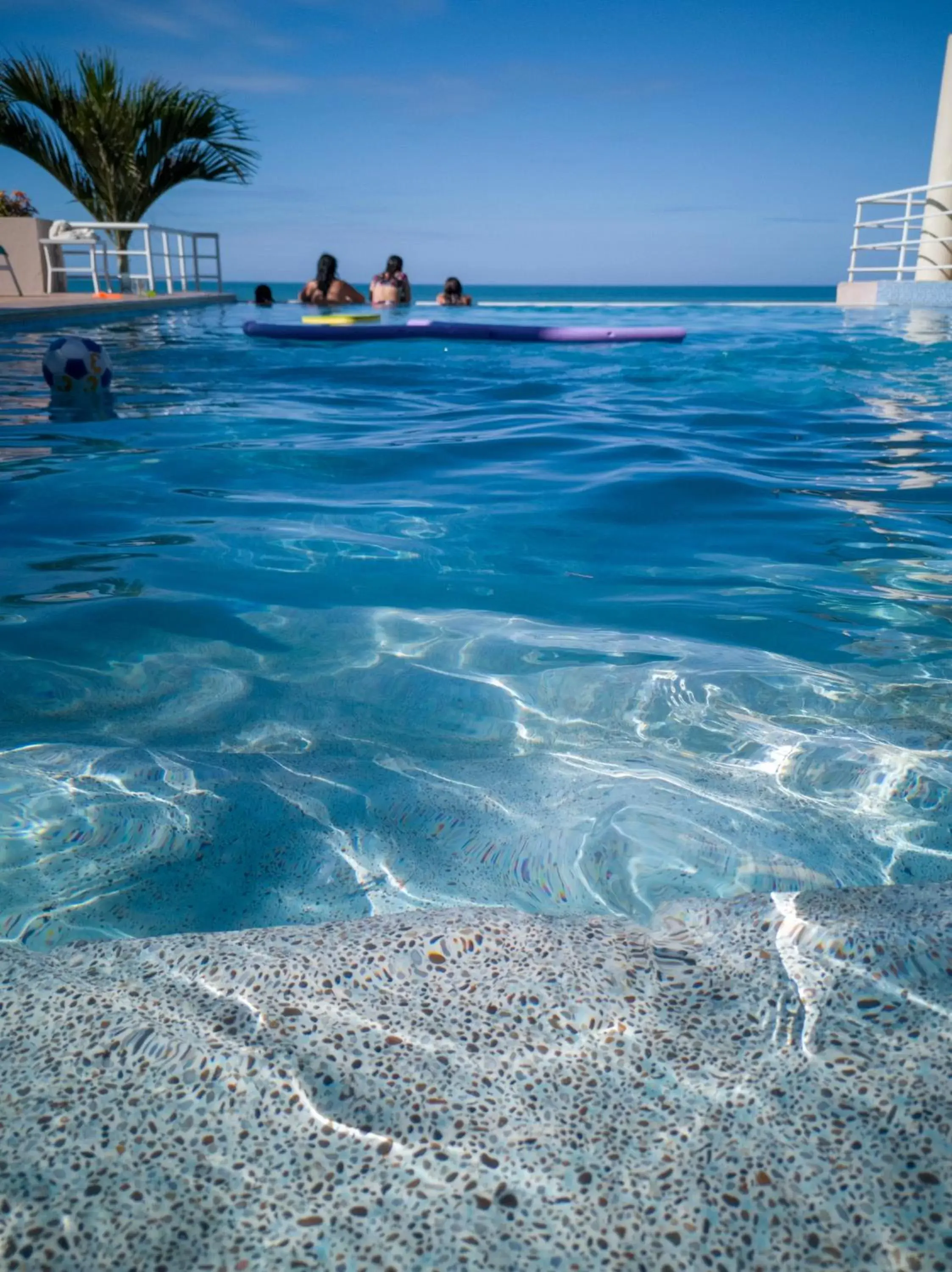 Swimming pool, Beach in MantaHost Hotel