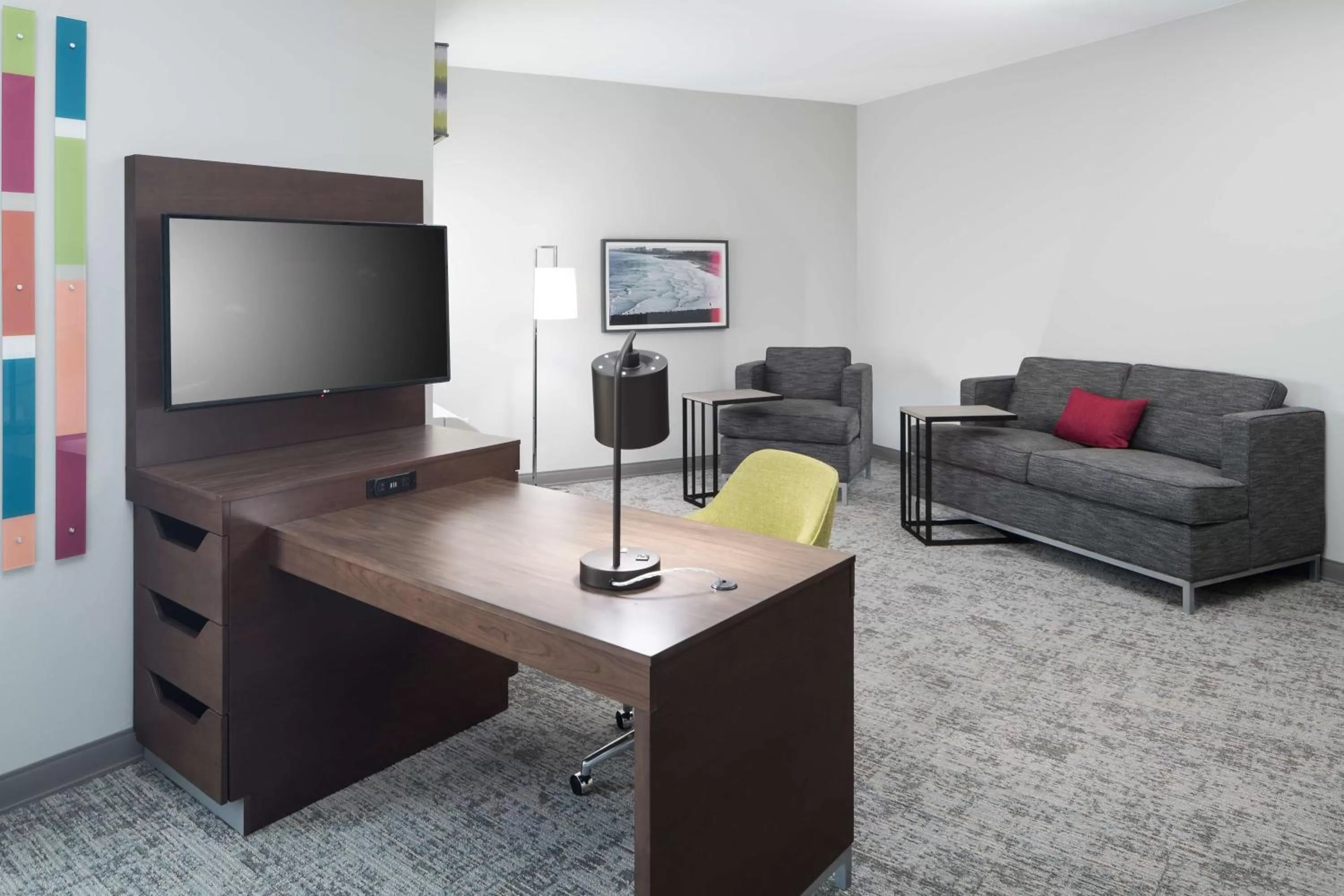 Bedroom in Hampton Inn & Suites Cape Canaveral Cruise Port, Fl