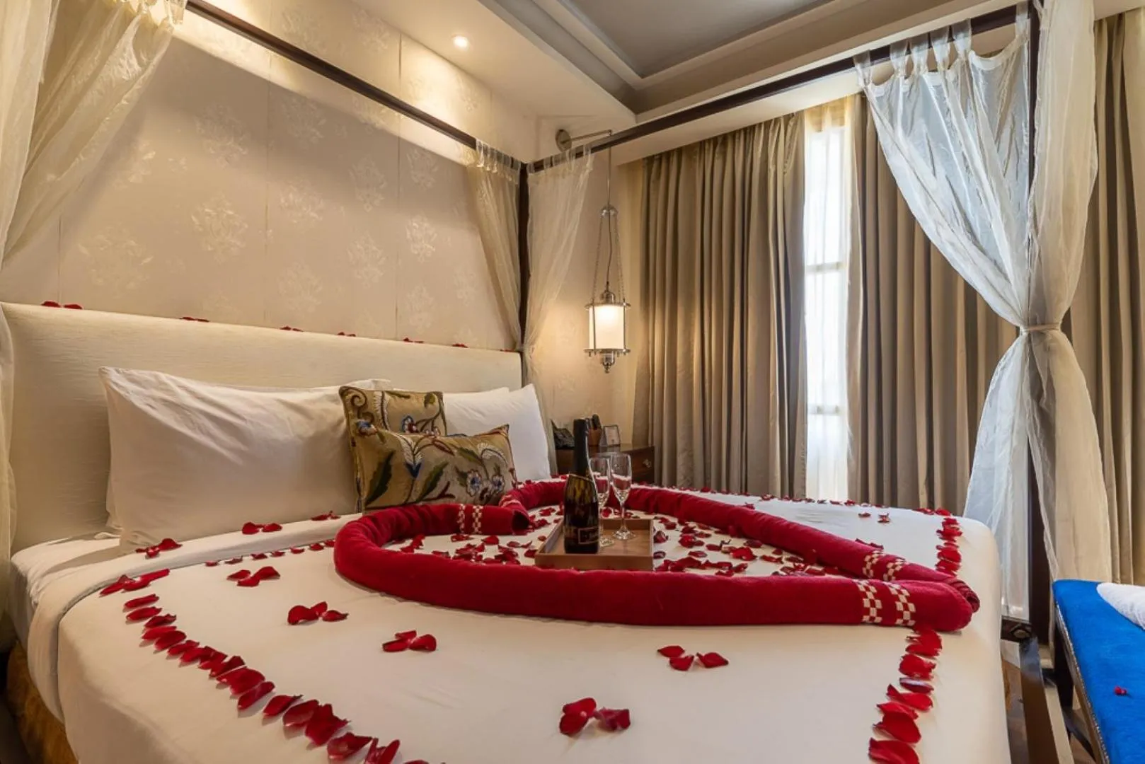 Photo of the whole room, Bed in Indraprastha Spa Resort