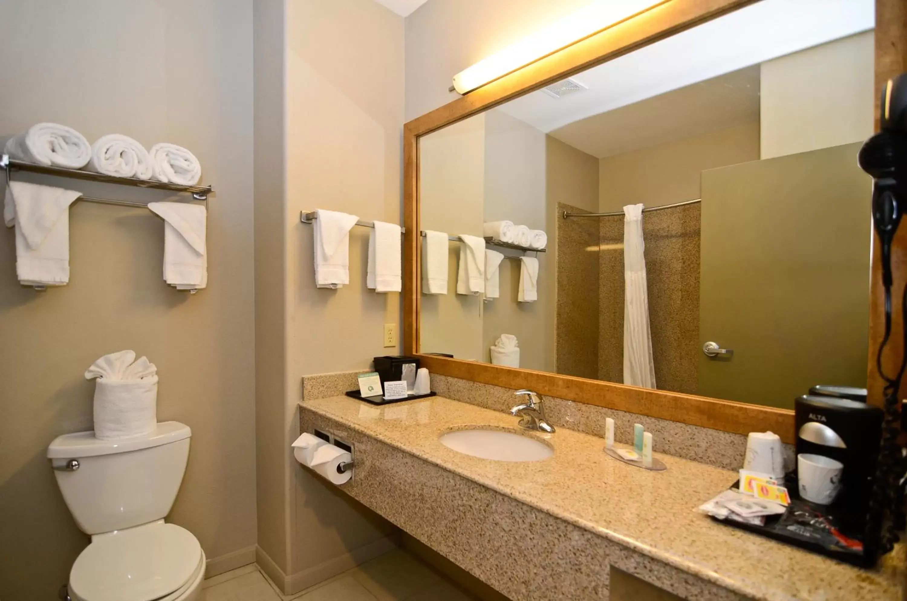 Bathroom in Baymont by Wyndham Columbus