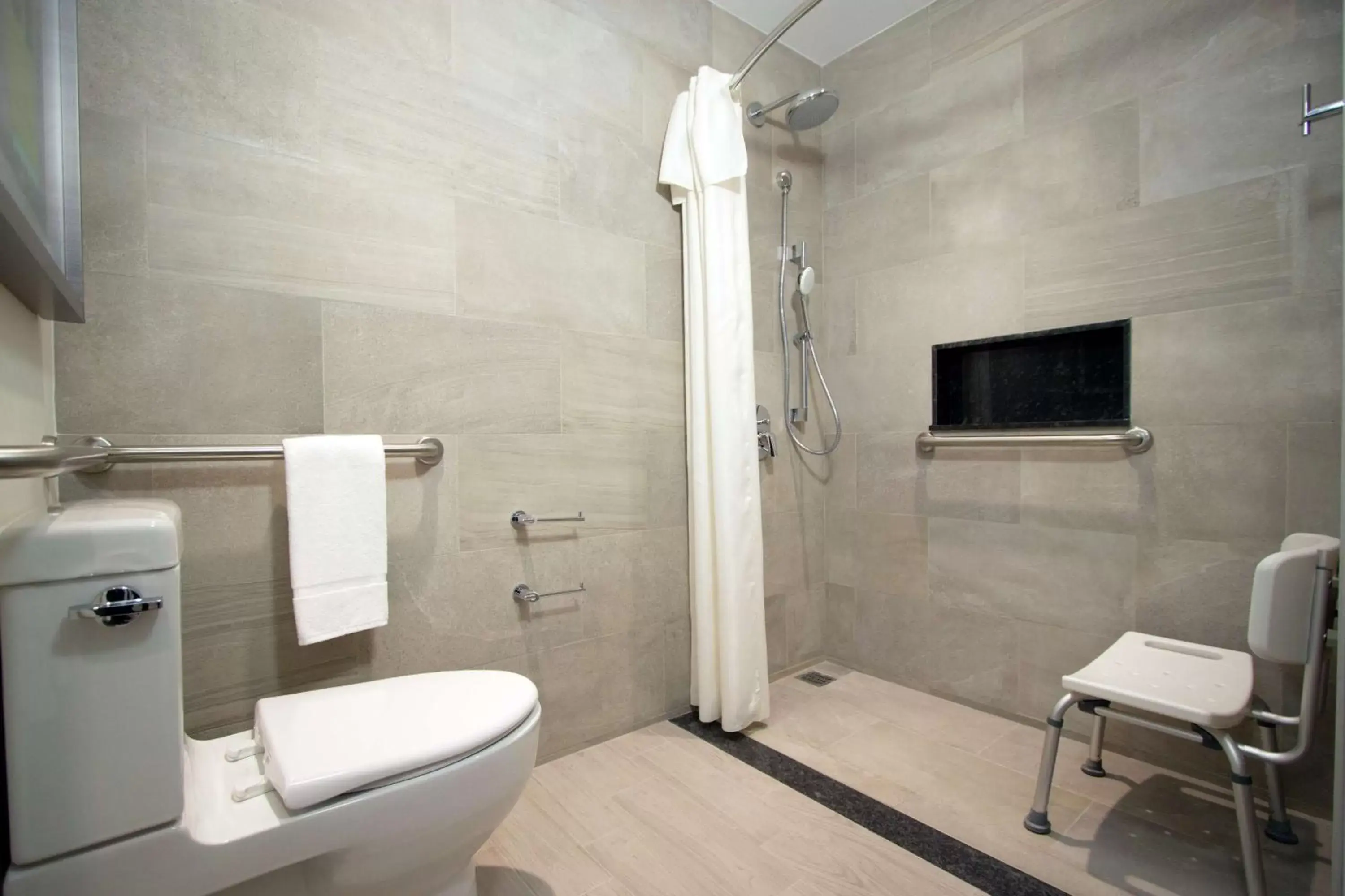 Bathroom in Homewood Suites By Hilton Silao Airport