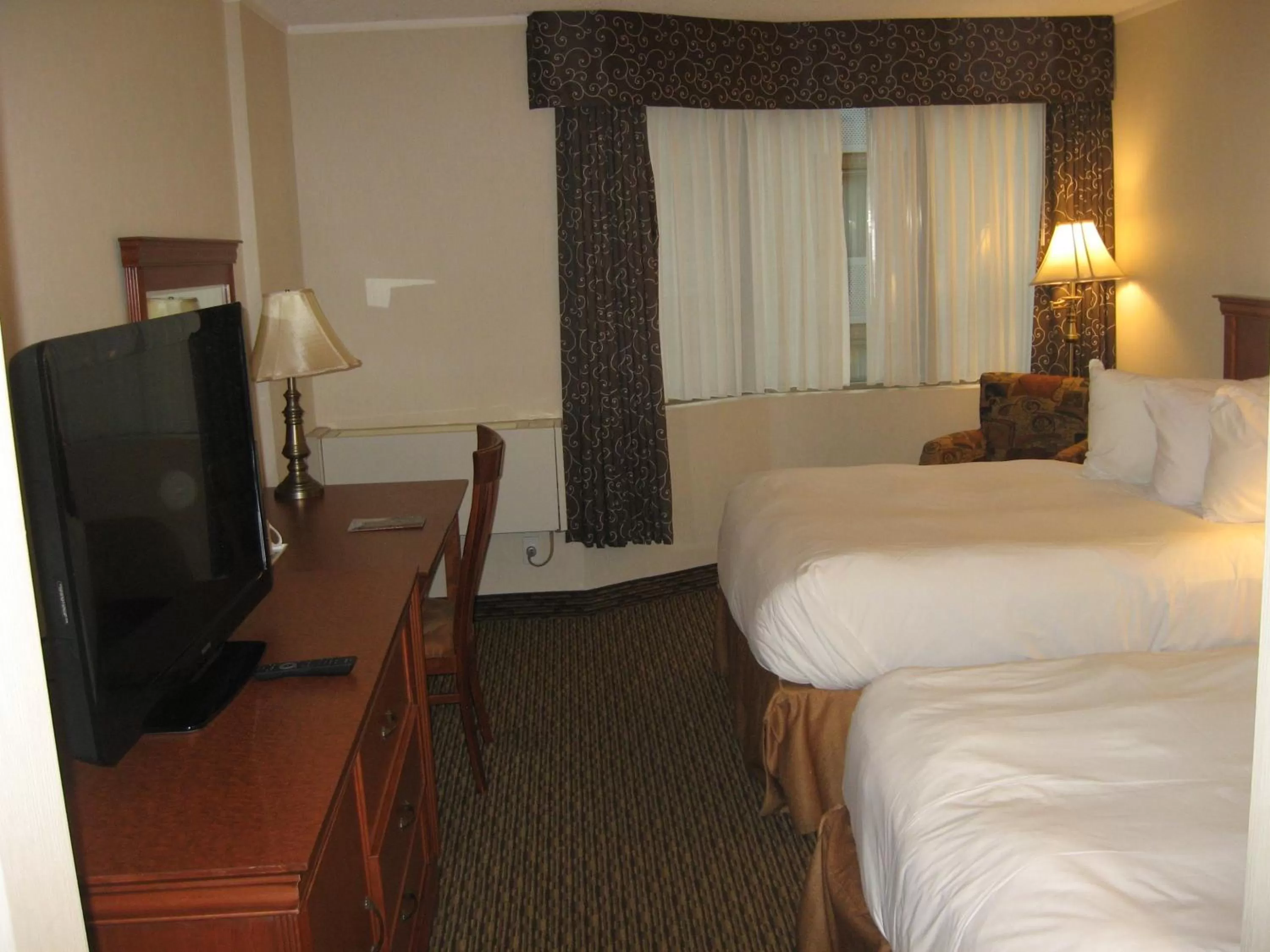 Bed in Hotel Chrome Montreal Centre-Ville