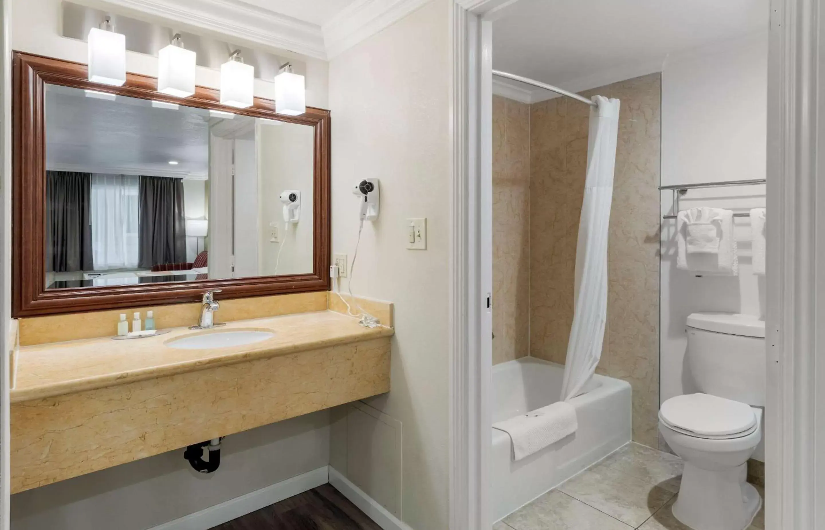 Bathroom in Quality Inn Long Beach - Signal Hill