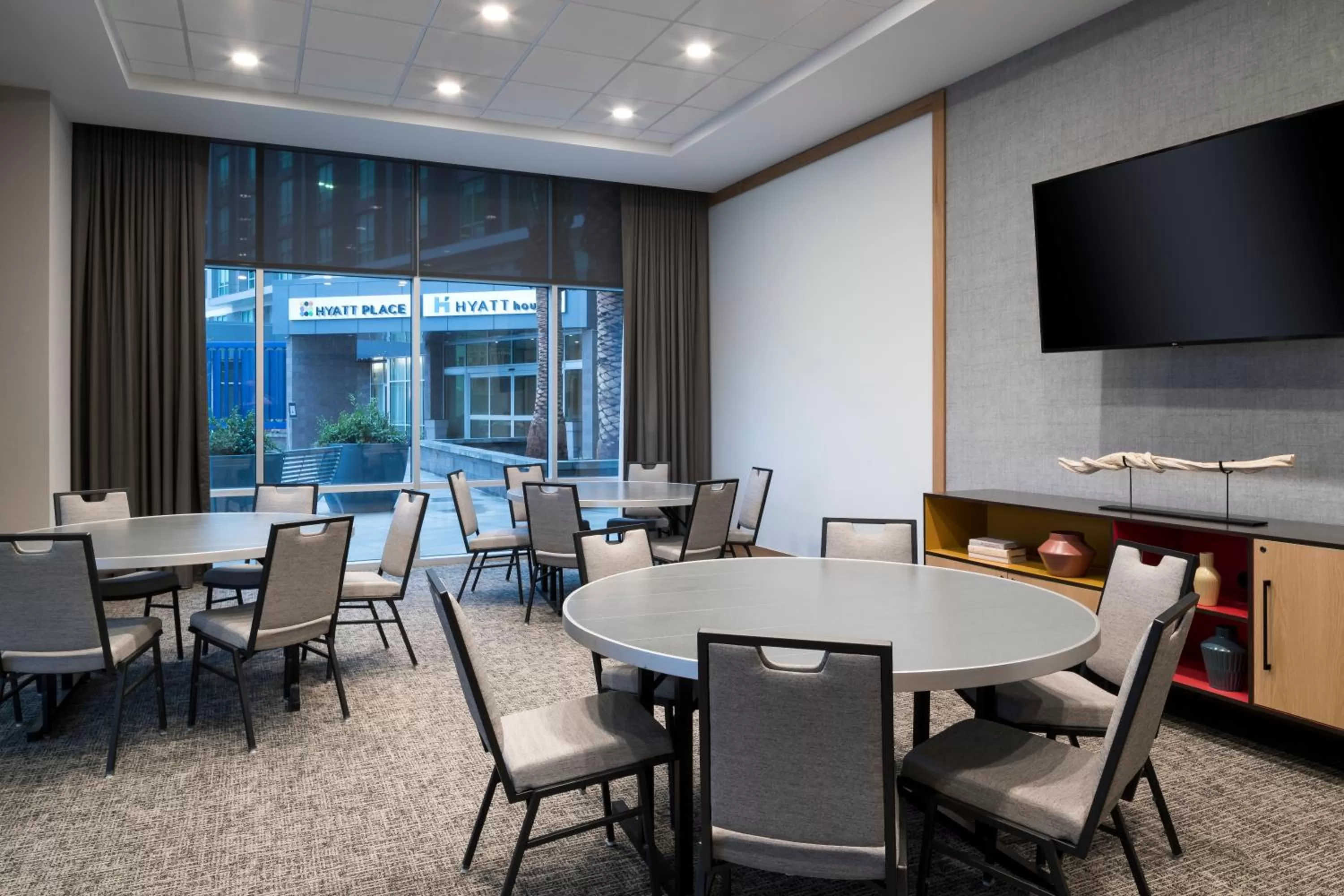 Meeting/conference room in Hyatt House Tempe Phoenix University