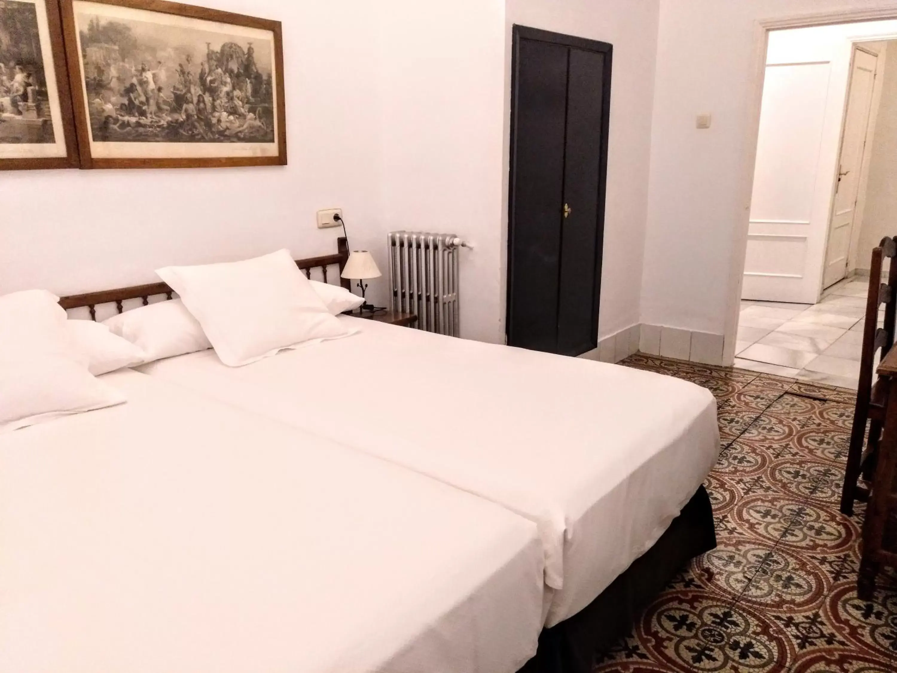 Photo of the whole room, Bed in Hotel Simon Photo of the whole room, Bed in Hotel Simon