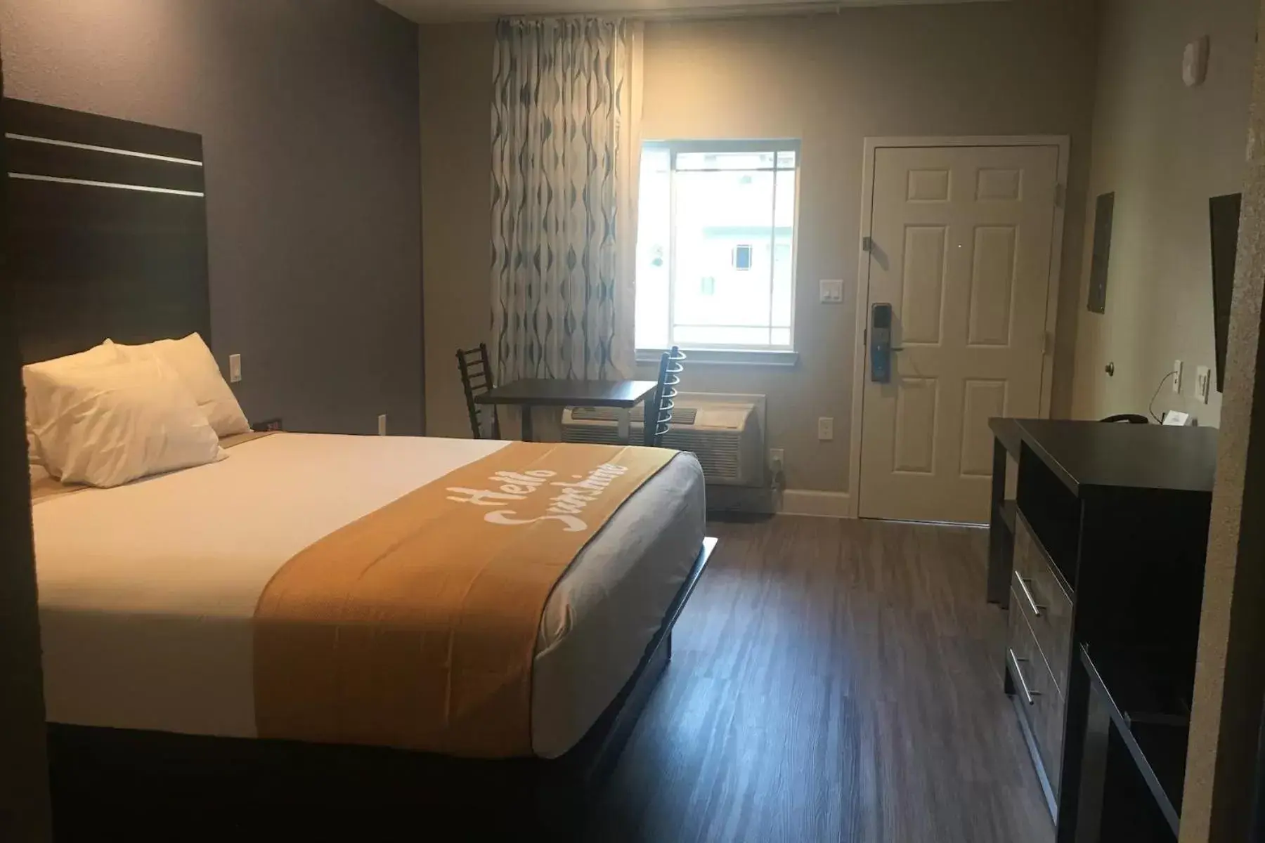 Bed in Days Inn & Suites by Wyndham La Porte