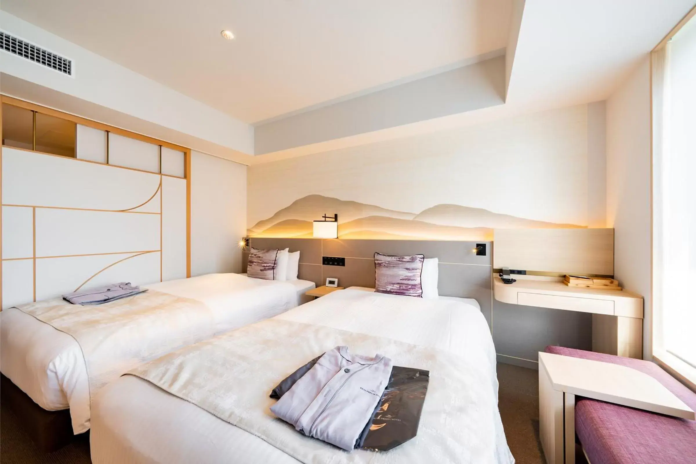Bed in Keio Prelia Hotel Kyoto Karasuma-Gojo