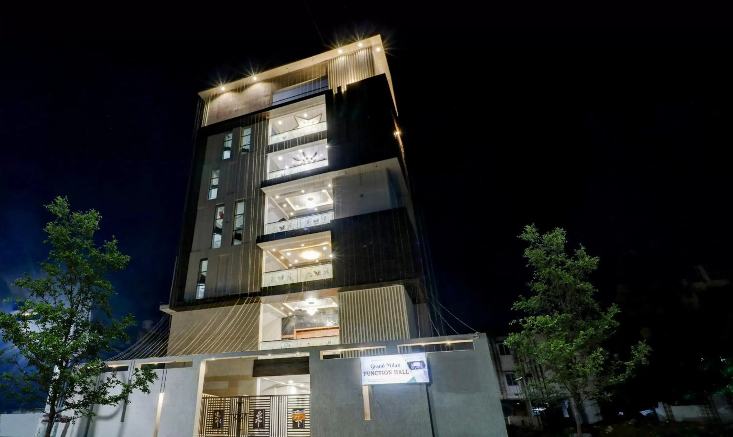 Property building in Treebo Grand Milan Property building in Treebo Grand Milan