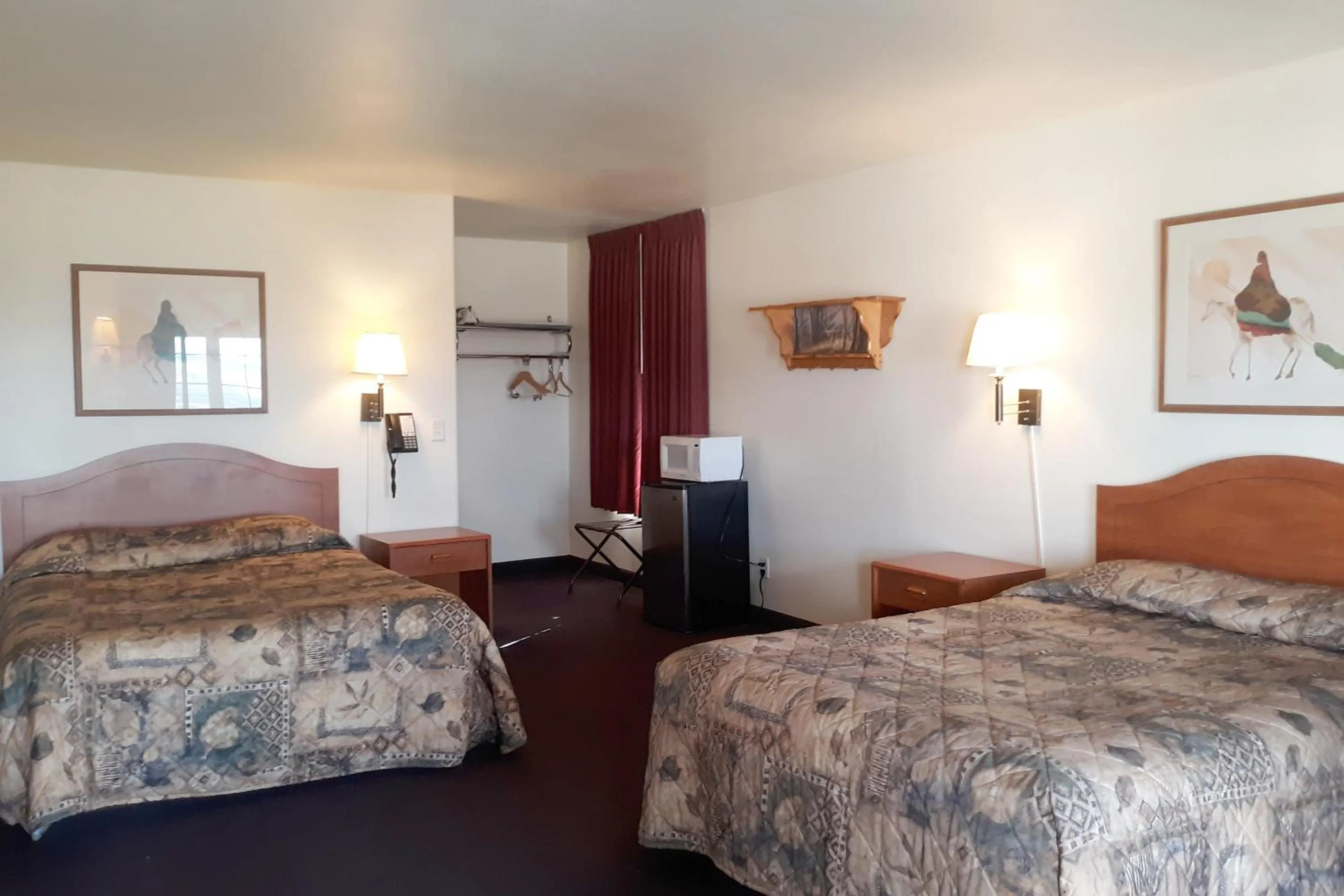 Bedroom, Bed in OYO Hotel Tombstone