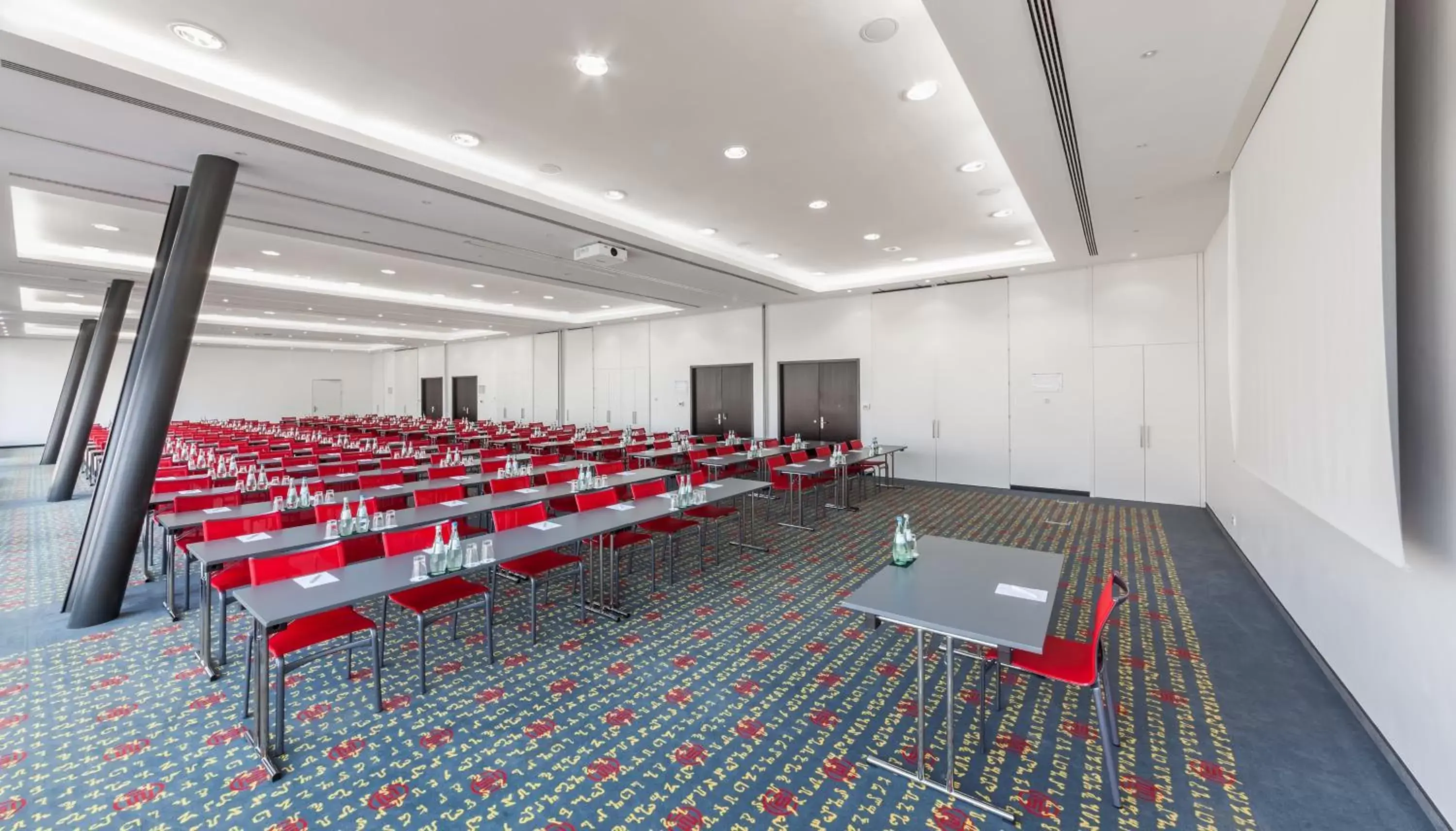 Meeting/conference room in Holiday Inn Munich - Westpark, an IHG Hotel