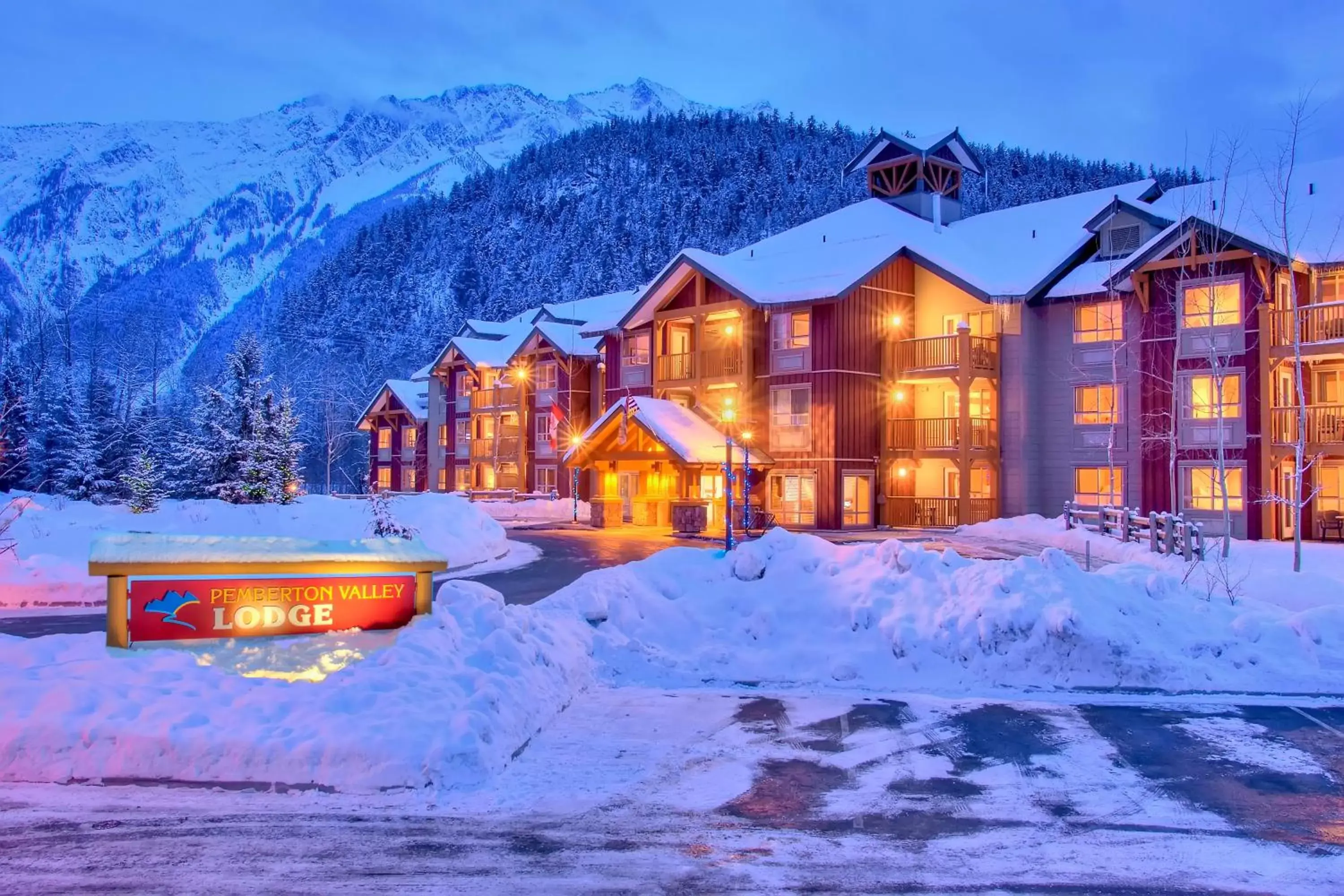 Facade/entrance, Winter in Pemberton Valley Lodge