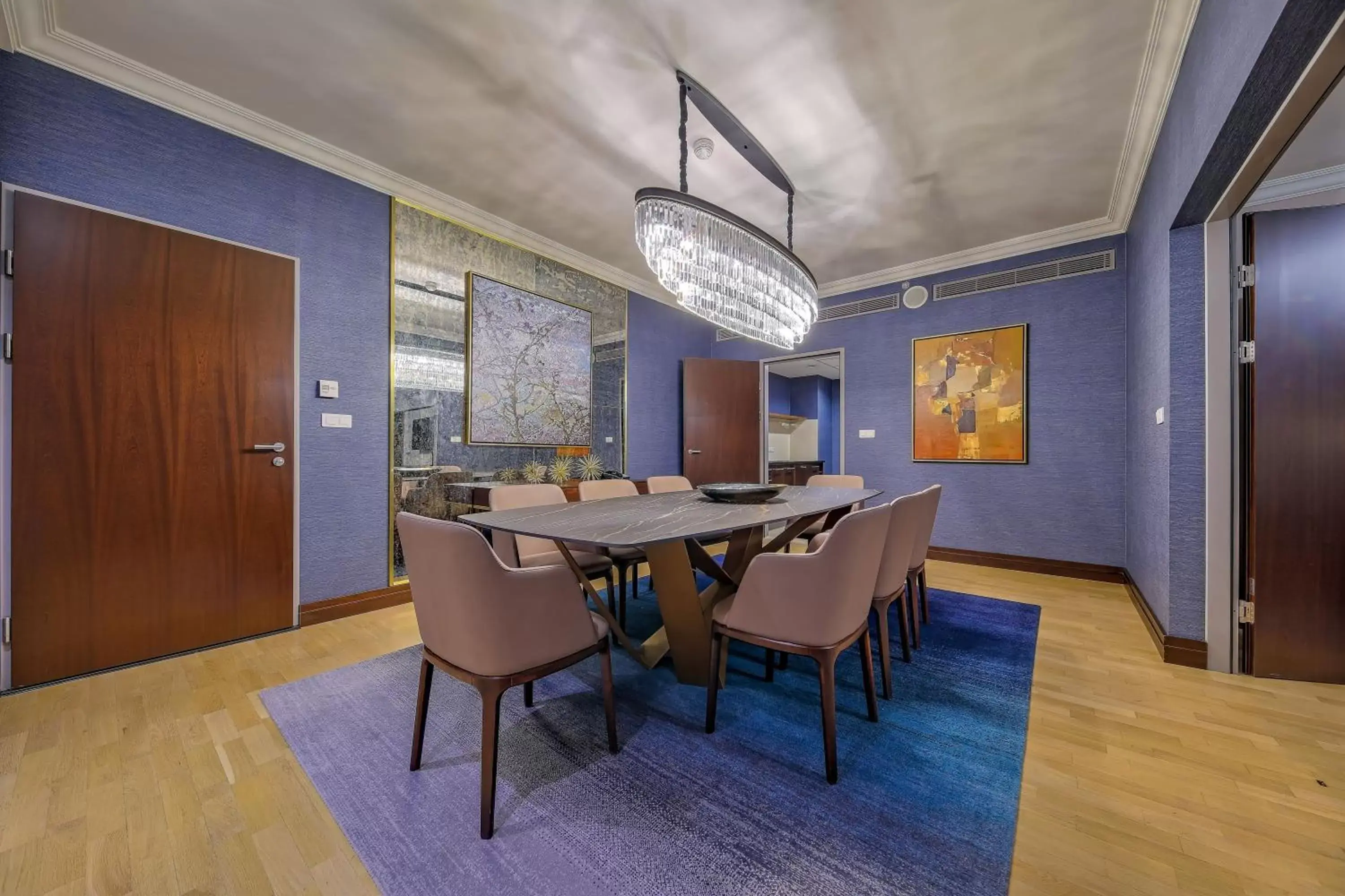 Photo of the whole room, Dining Area in InterContinental Warszawa, an IHG Hotel