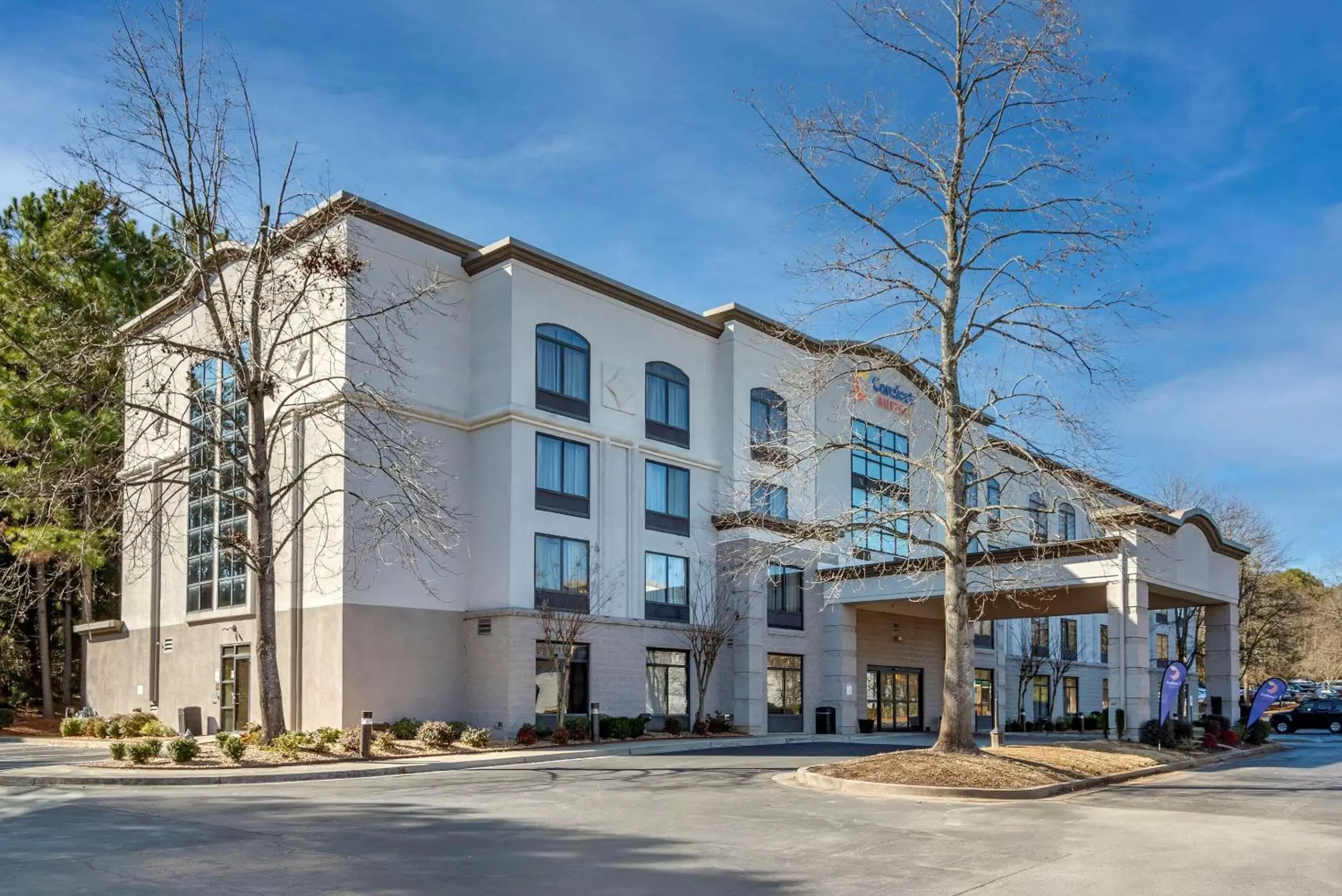 Property Building in Comfort Suites Alpharetta - Roswell - Atlanta Area