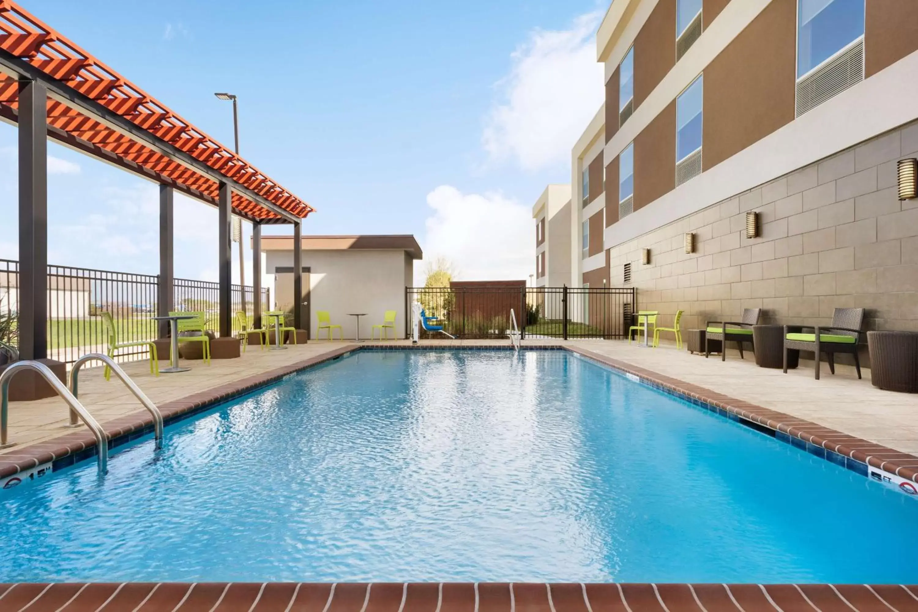 Pool view, Swimming Pool in Home2 Suites By Hilton Baton Rouge