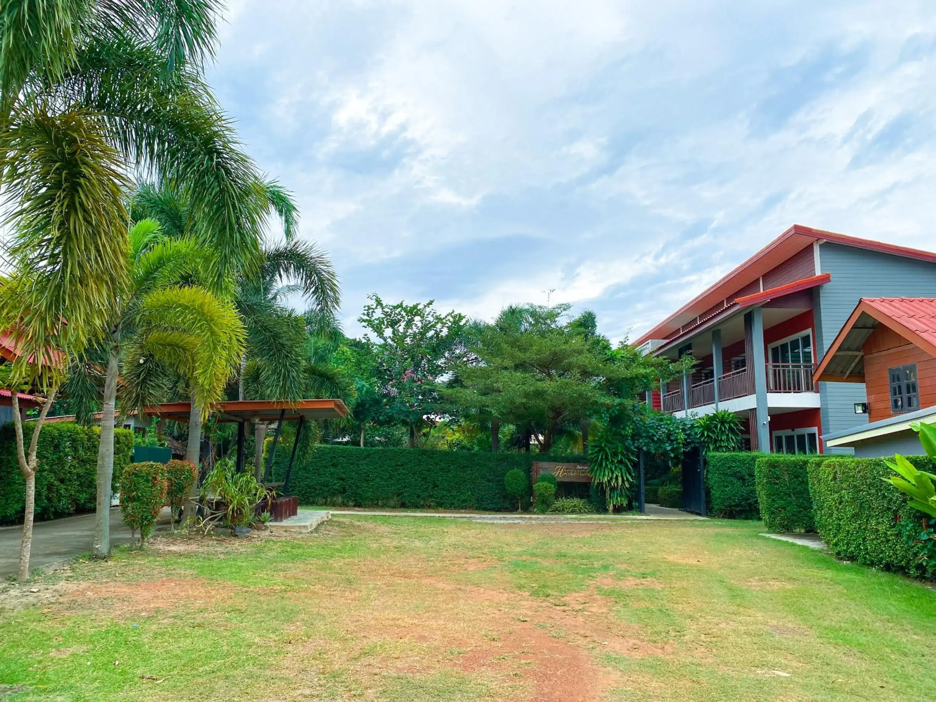 Garden in Hatzanda Lanta Resort - SHA Extra Plus