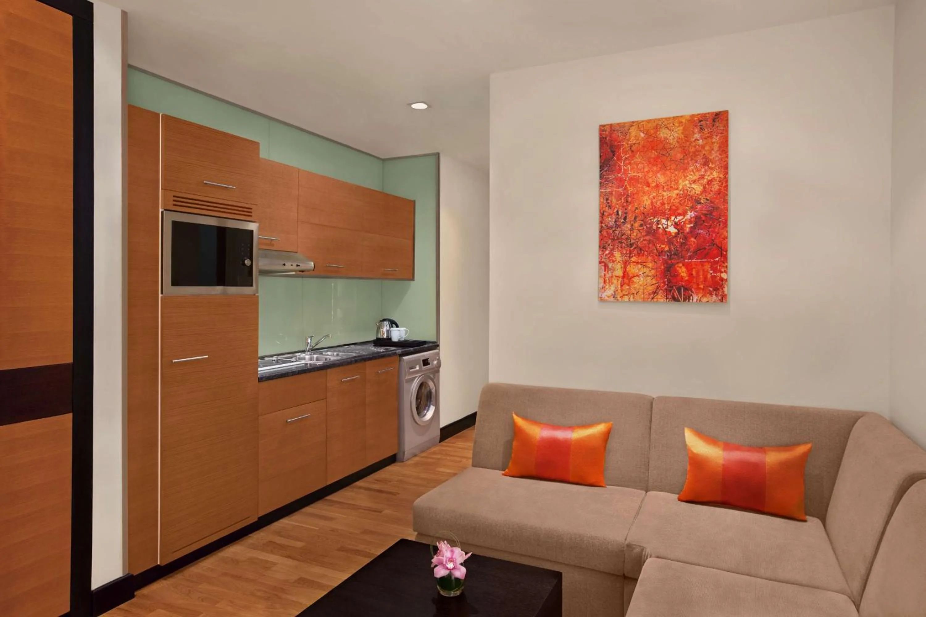 Kitchen or kitchenette, Seating Area in DoubleTree by Hilton Hotel and Residences Dubai – Al Barsha