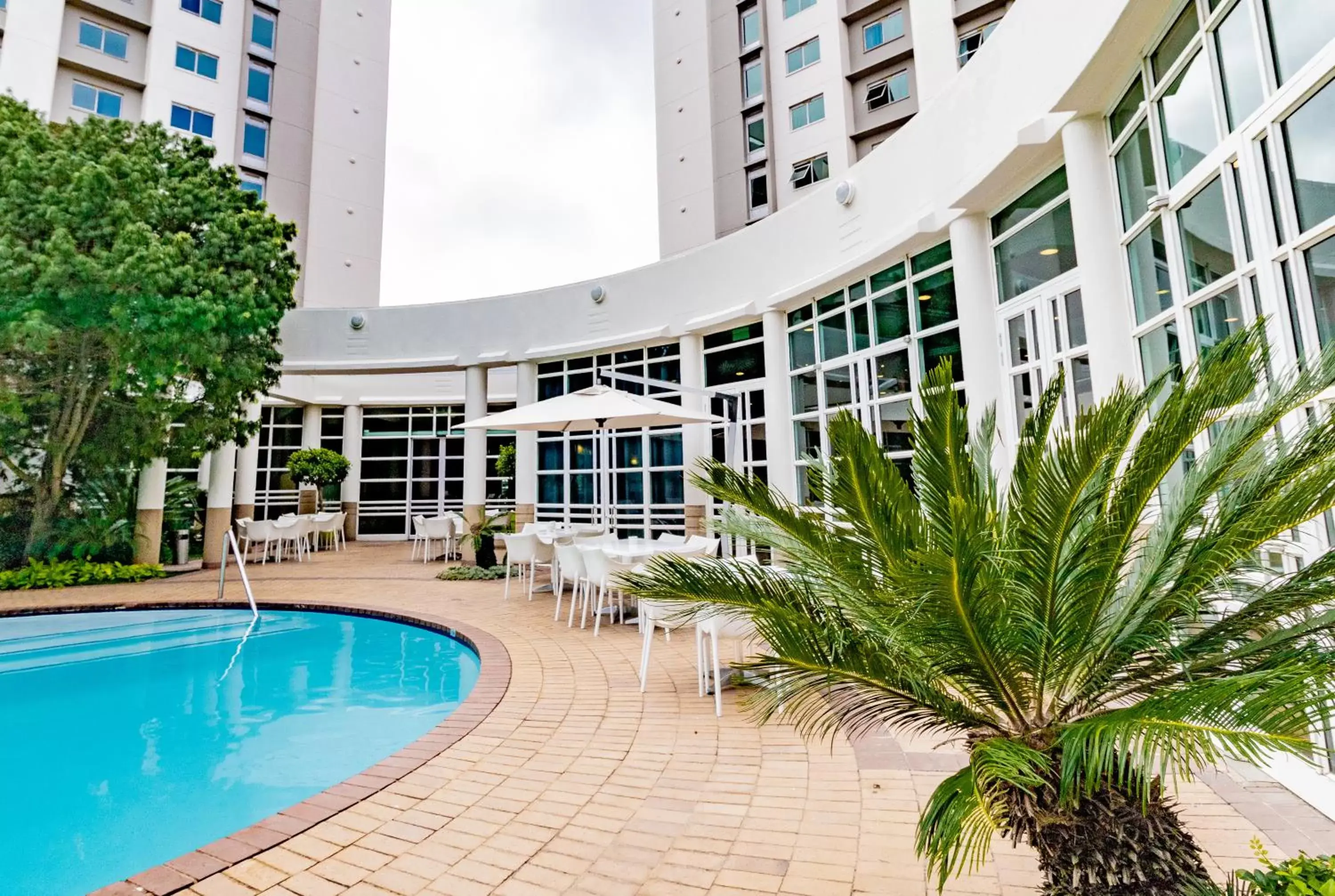 Swimming Pool in Garden Court Sandton City