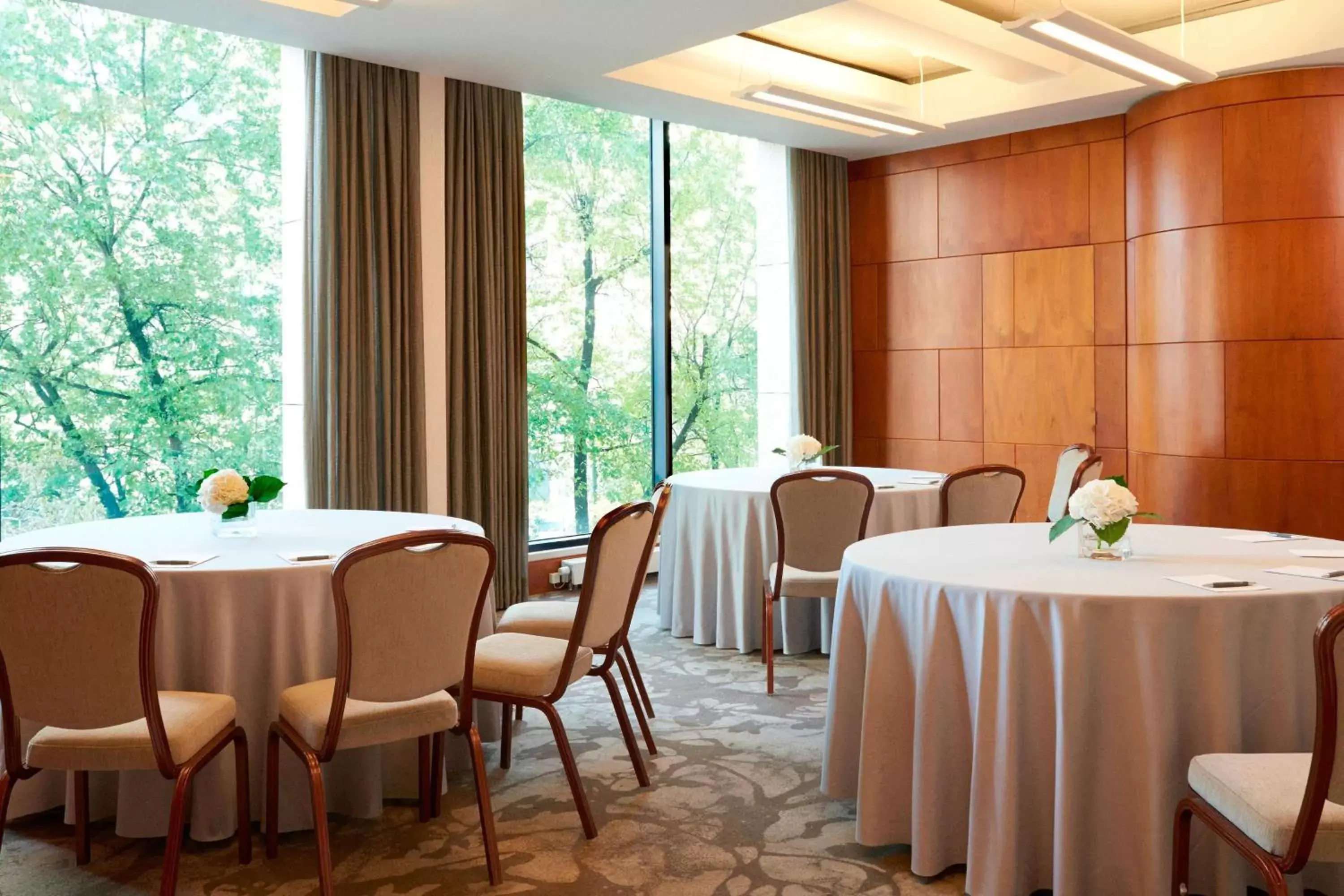 Meeting/conference room, Restaurant/Places to Eat in The Westin Warsaw