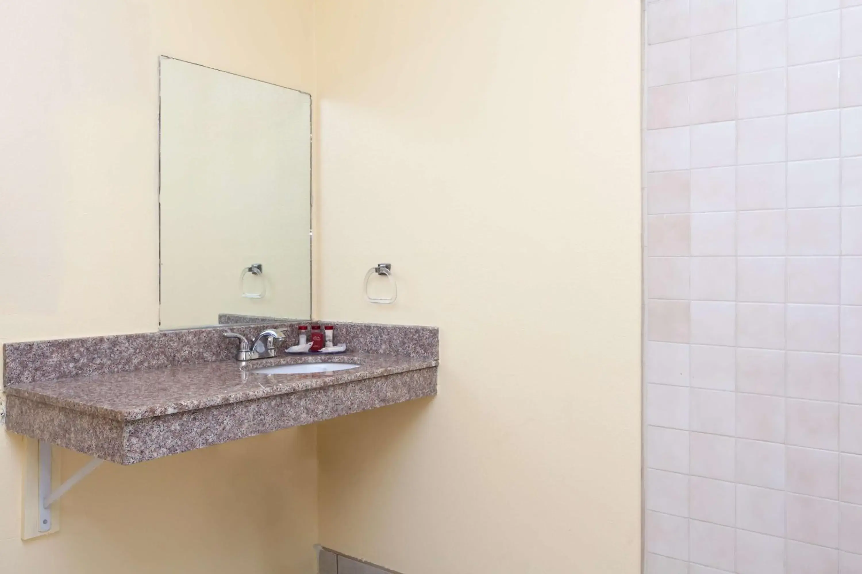 Bathroom in America's Best Value Inn & Suites Bakersfield Central