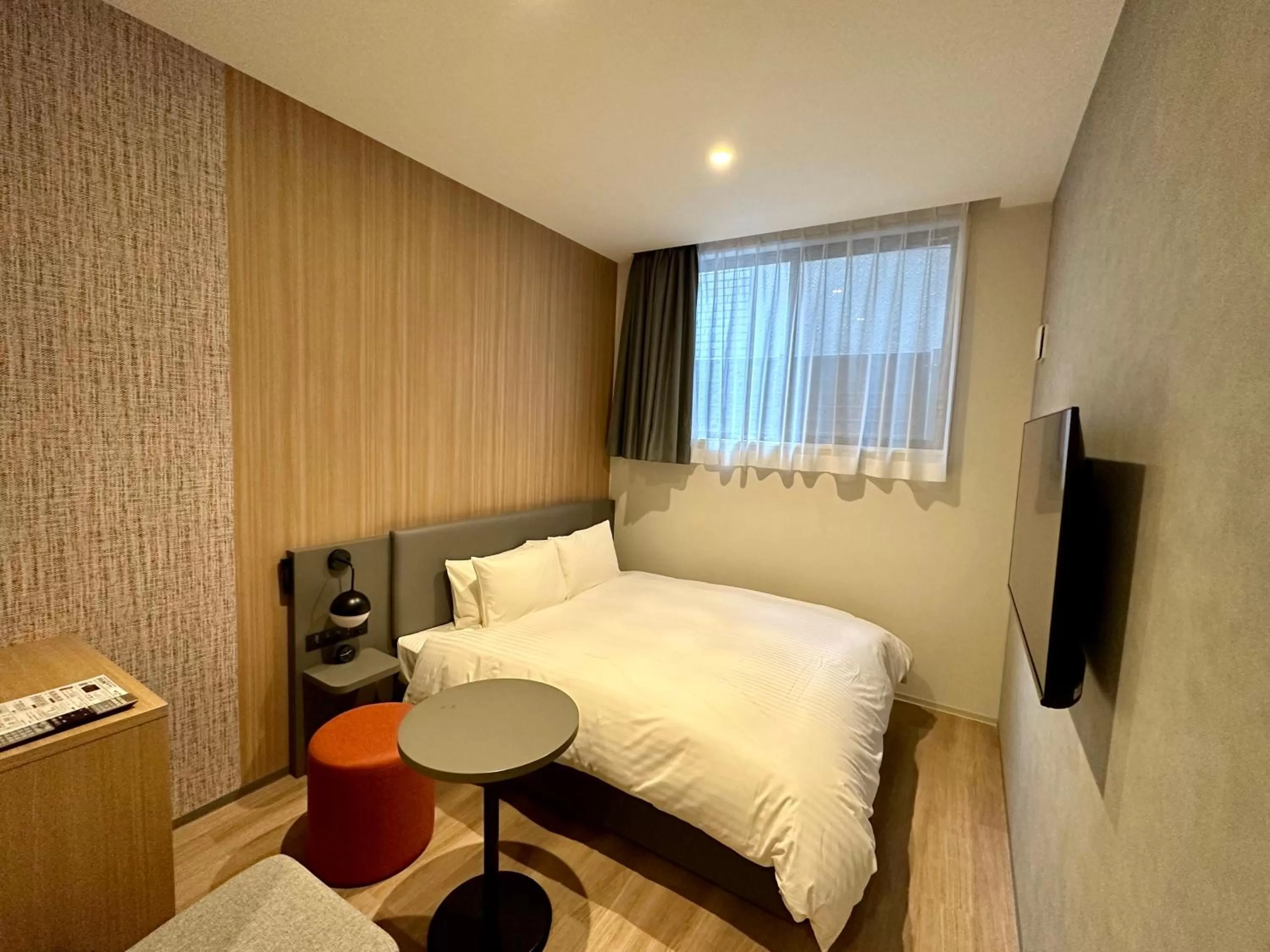 Queen Room - single occupancy in Hotel Pagong with M's