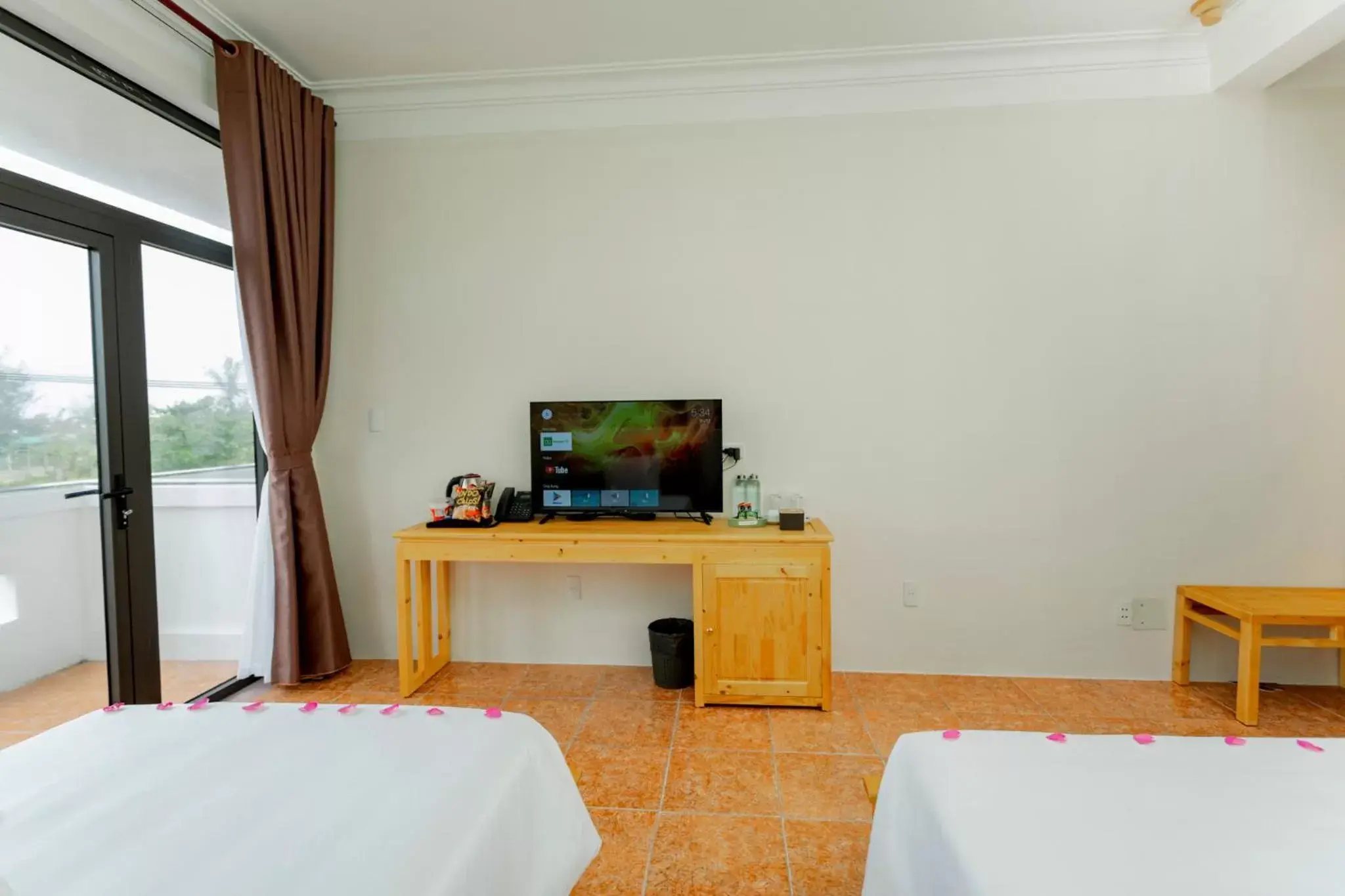 Bedroom, Bed in Sea and Sand Hotel