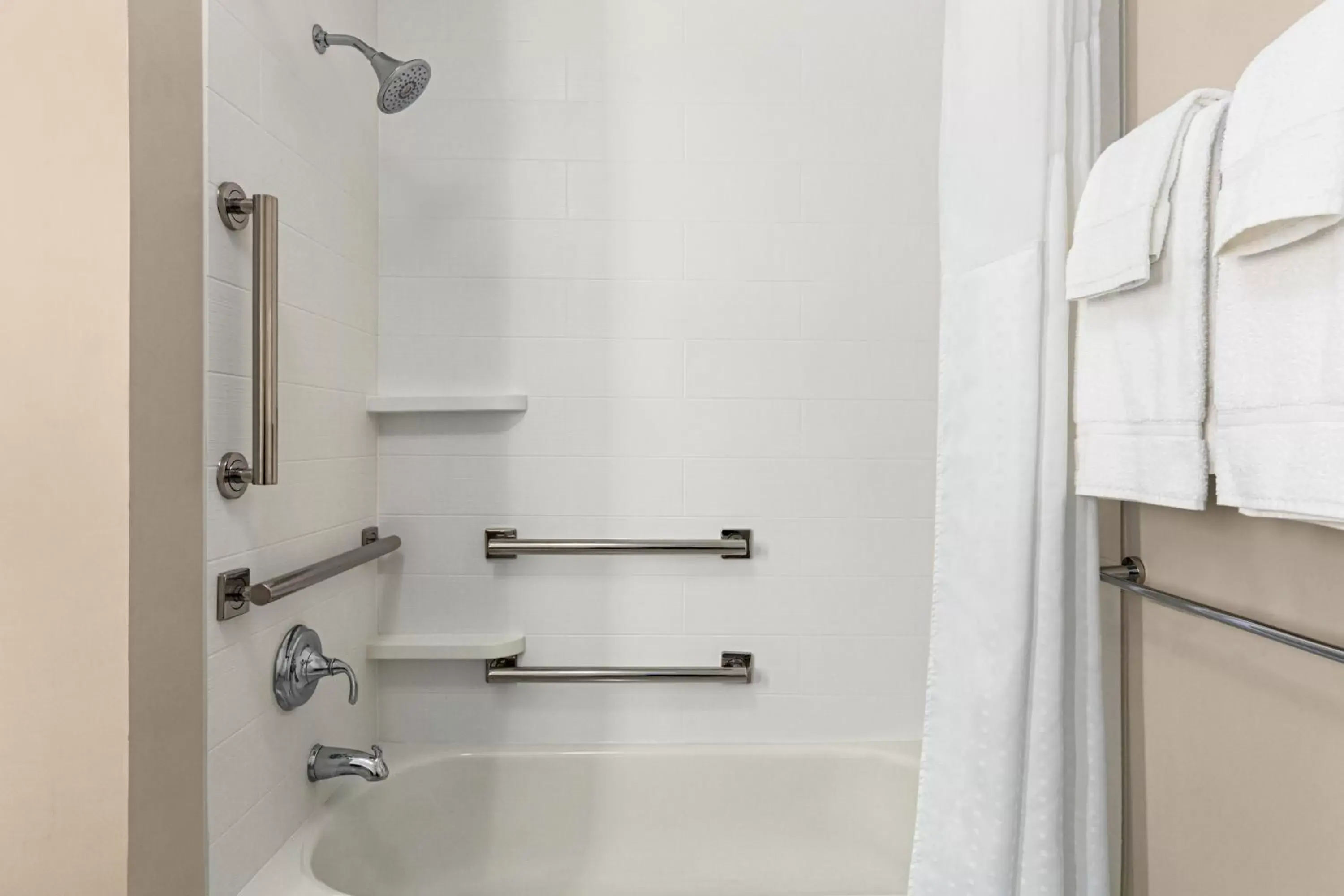 Shower, Bathroom in Holiday Inn Express & Suites - Ukiah, an IHG Hotel