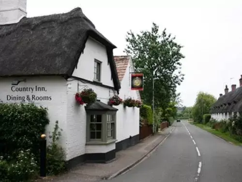 Property building in Golden Ball Hotel Property building in Golden Ball Hotel