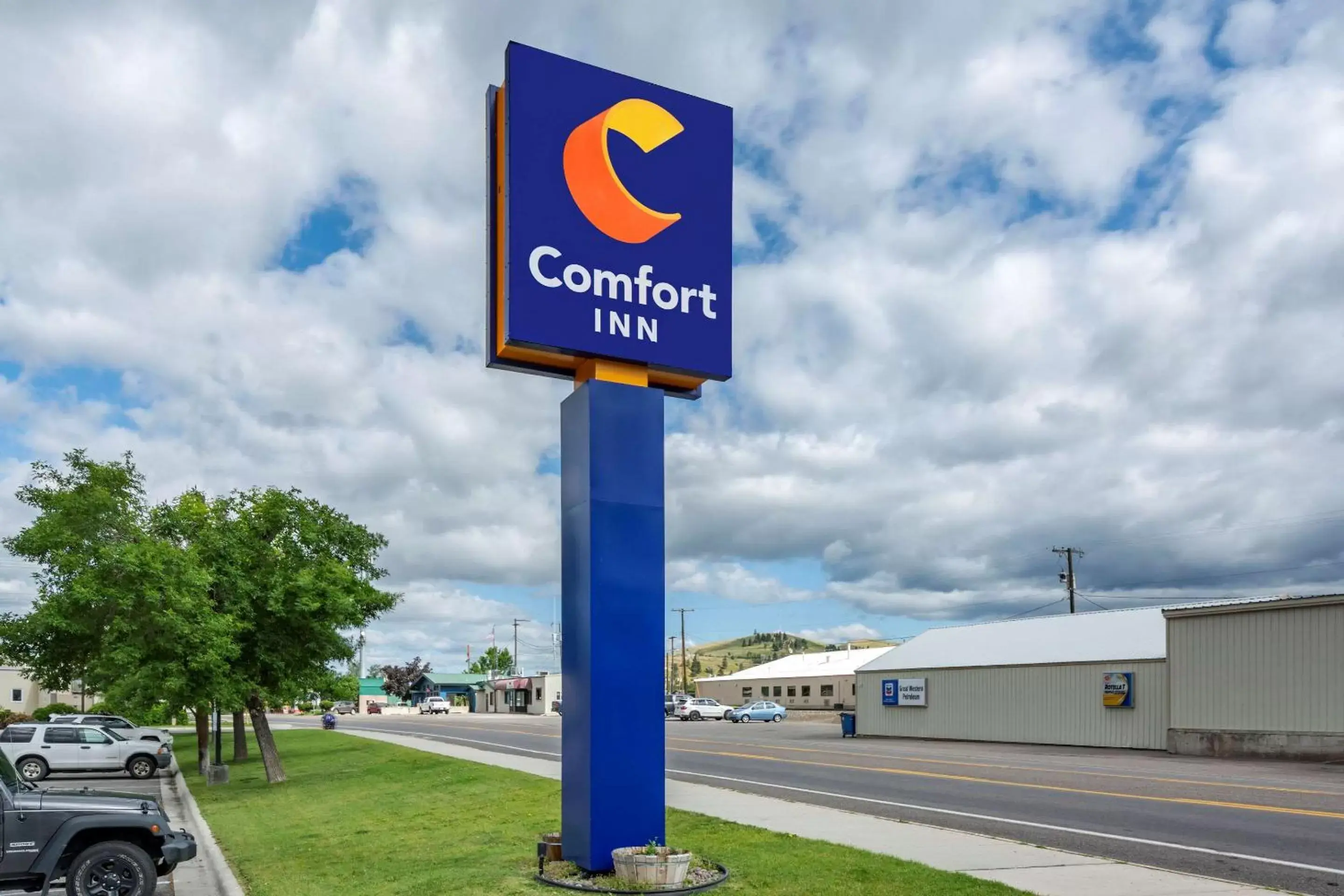 Property building in Comfort Inn University