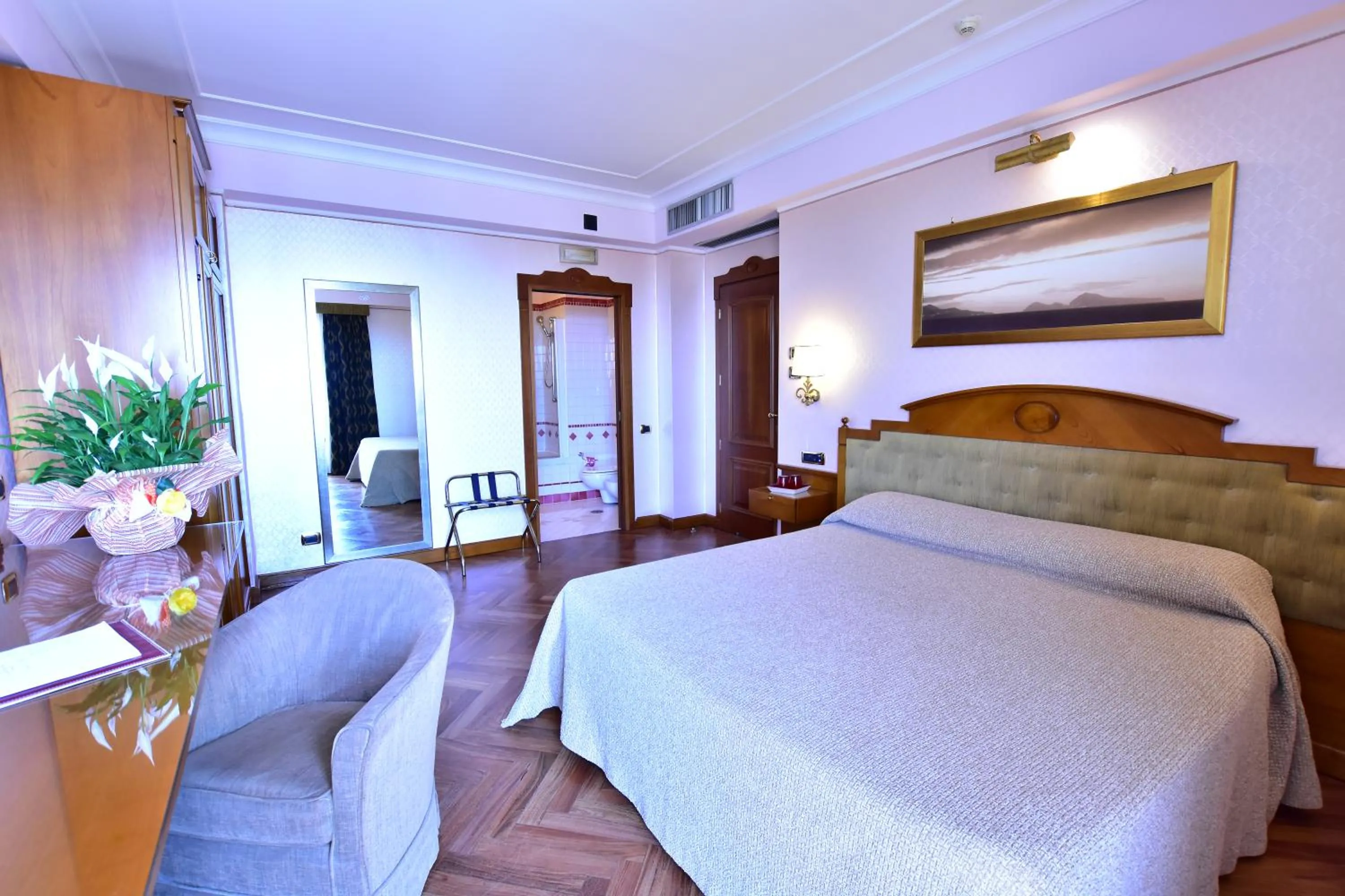 Photo of the whole room, Bed in Palazzo Rosenthal Vesuview Hotel & Resort