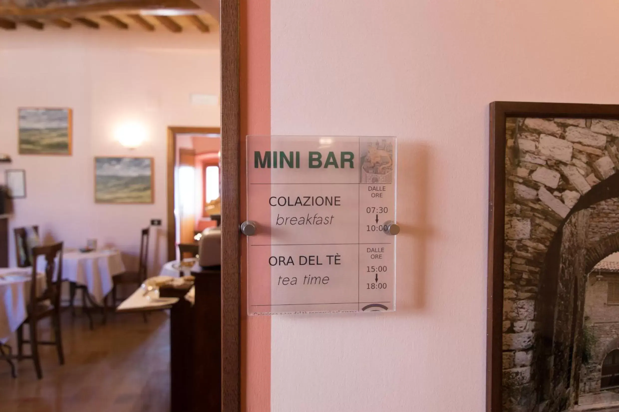 Lounge or bar in Hotel Trattoria Pallotta