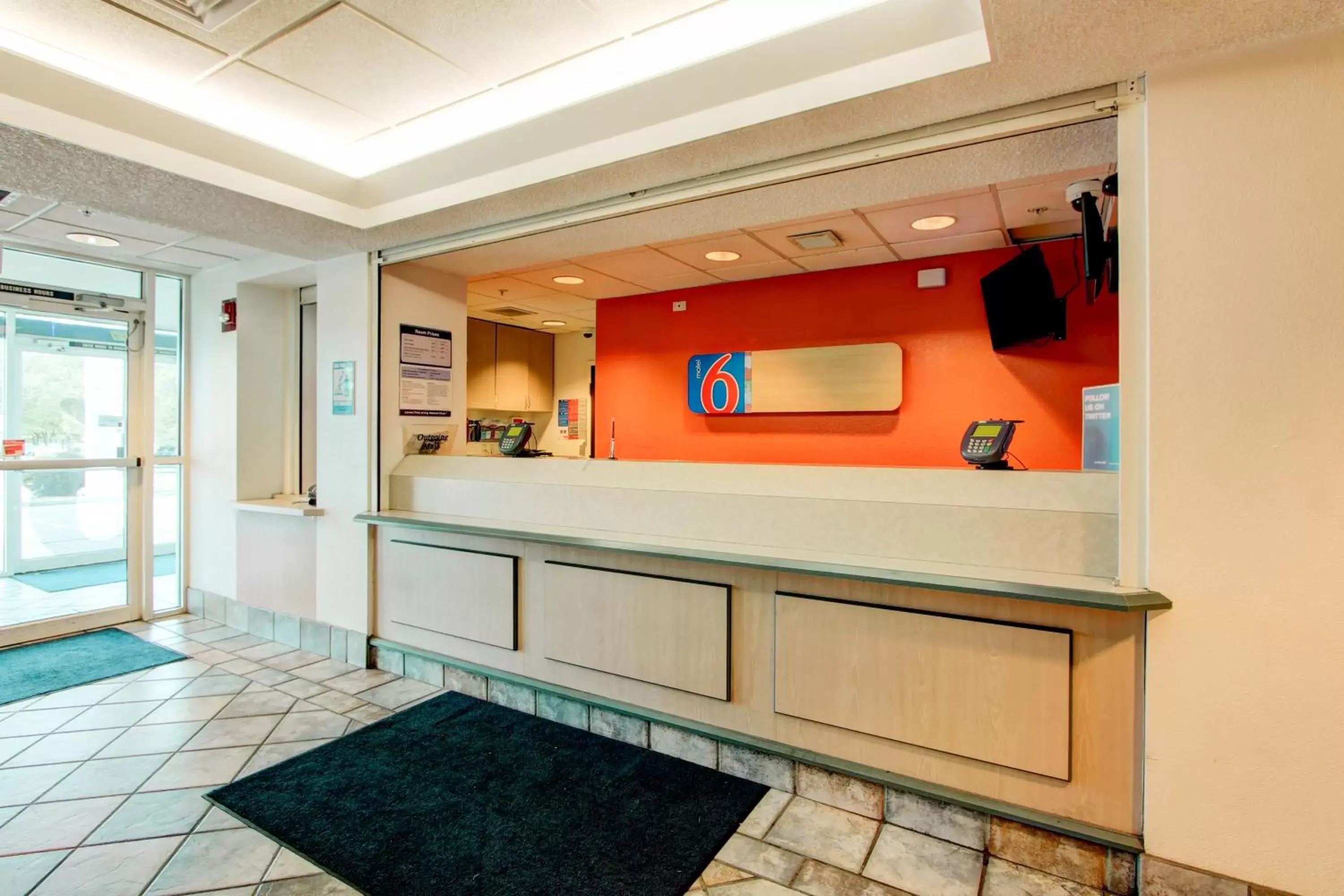 Lobby or reception, Lobby/Reception in Motel 6-Aurora, CO - East Aurora