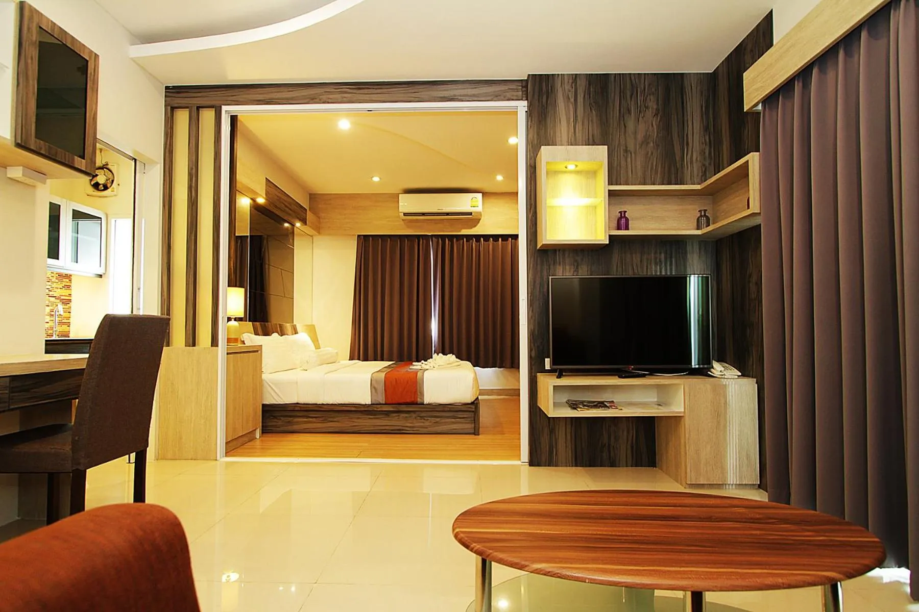 The Contrast i Hotel