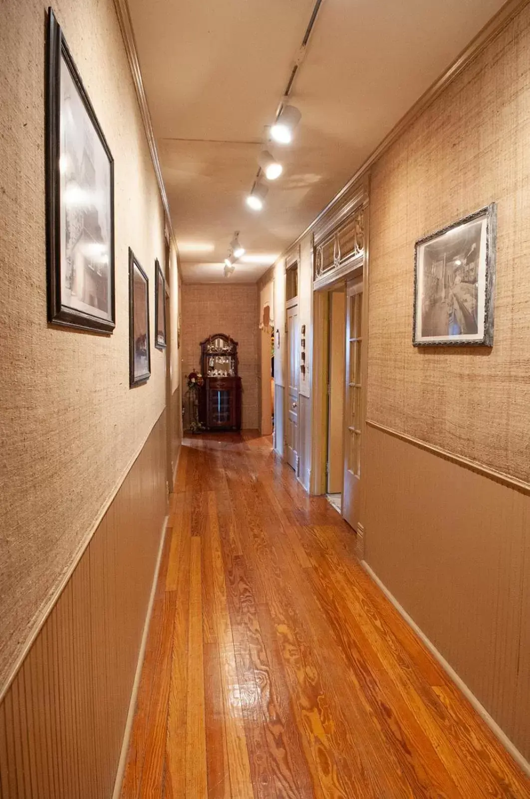 Lobby/Reception in The Historic Wolf Hotel