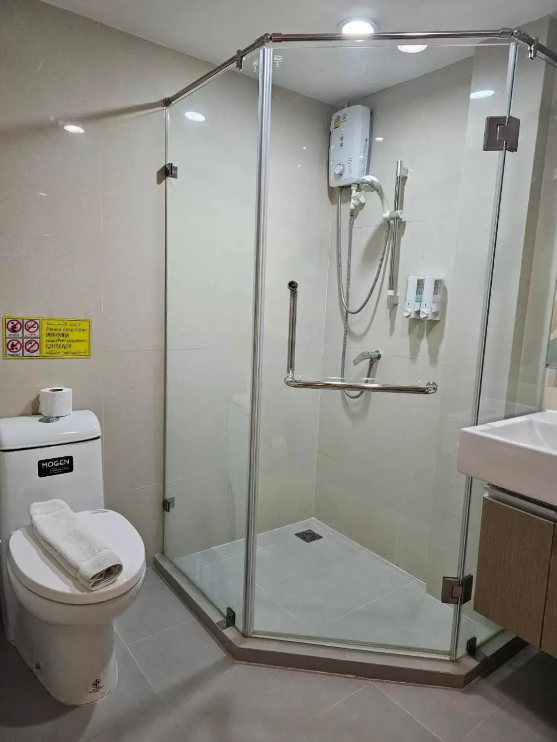 Shower, Bathroom in Sleepstation at Pratunam