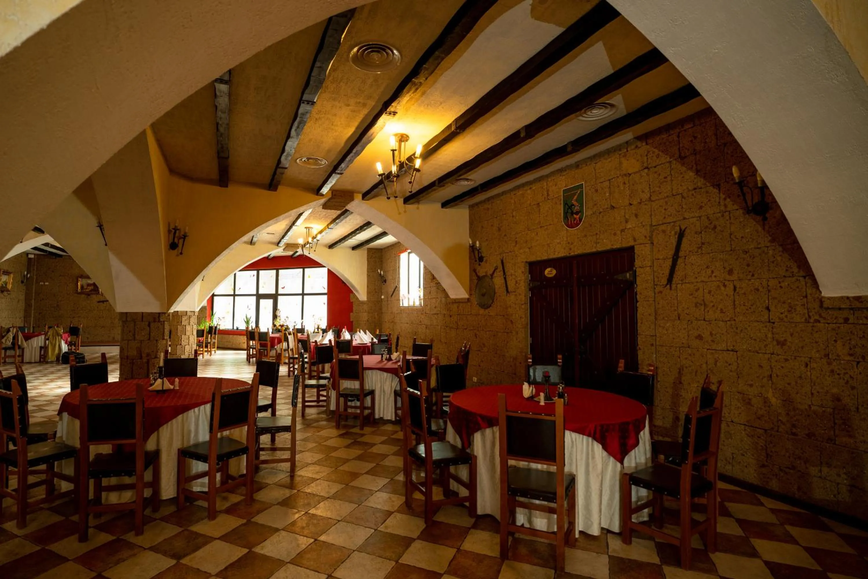 Restaurant/places to eat in House of Dracula Hotel