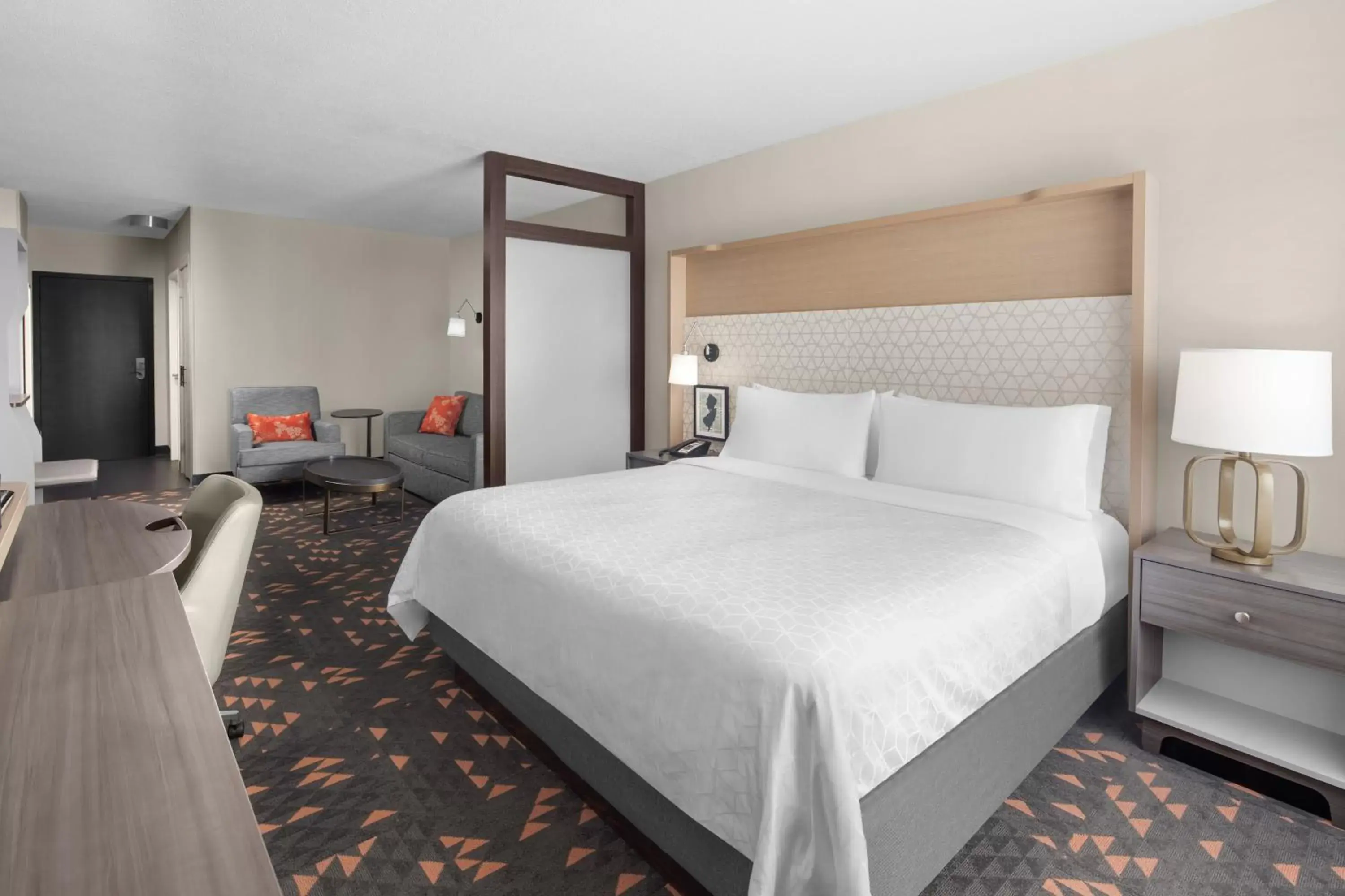 Photo of the whole room, Bed in Holiday Inn Hasbrouck Heights-Meadowlands, an IHG Hotel